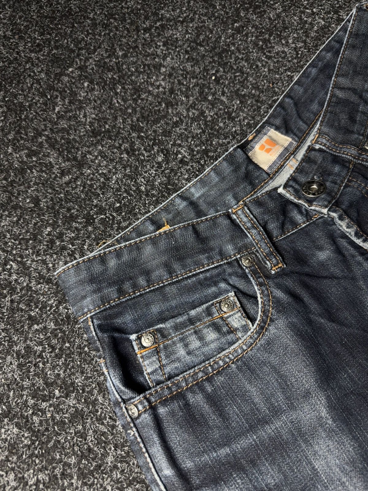 Hugo Boss Luxury 00s Y2K Hugo Boss Regular Fit Retro Style Size US 33 - 12 Thumbnail