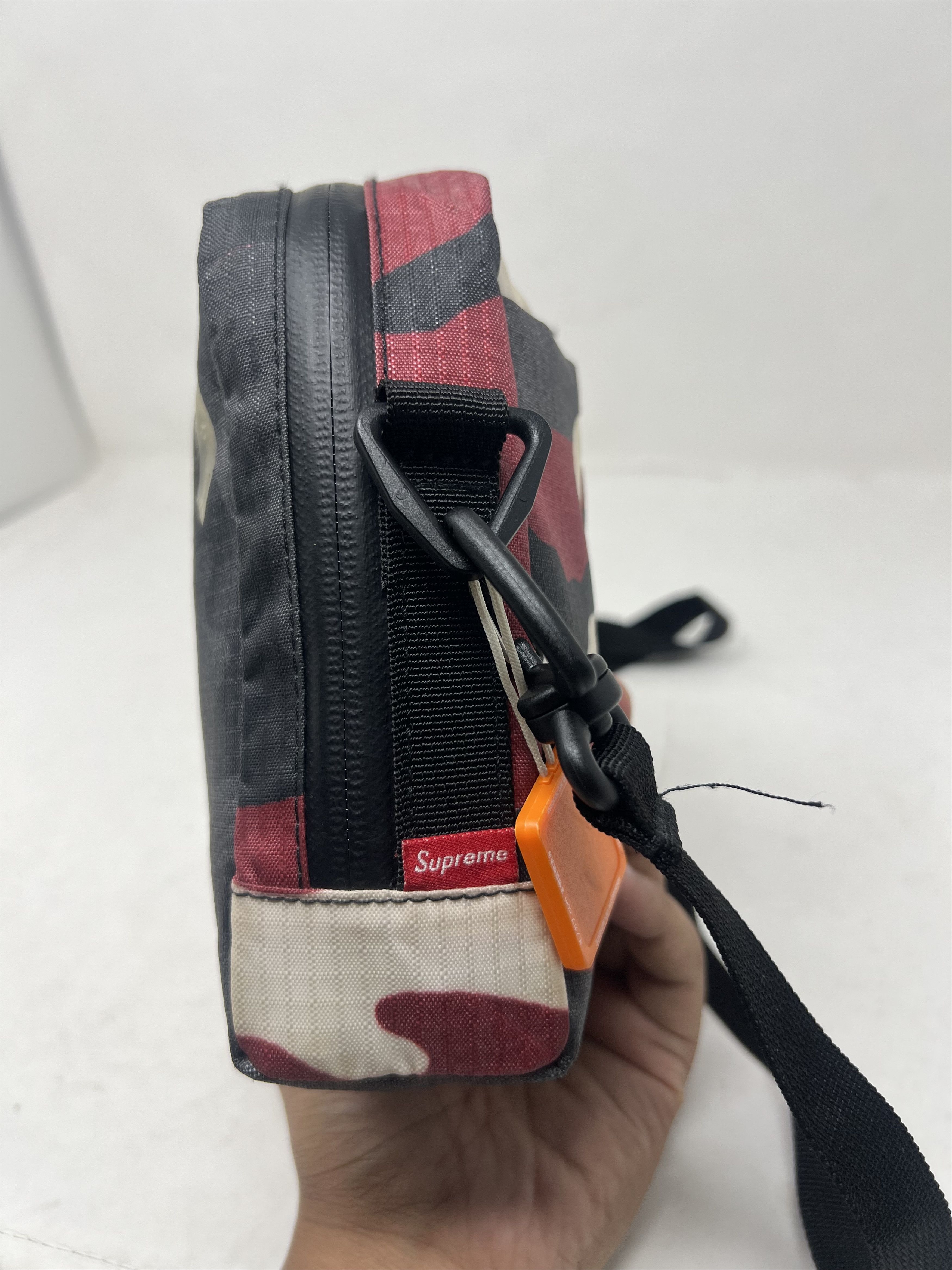 Supreme Supreme Neck Pouch Camo Size ONE SIZE - 4 Thumbnail