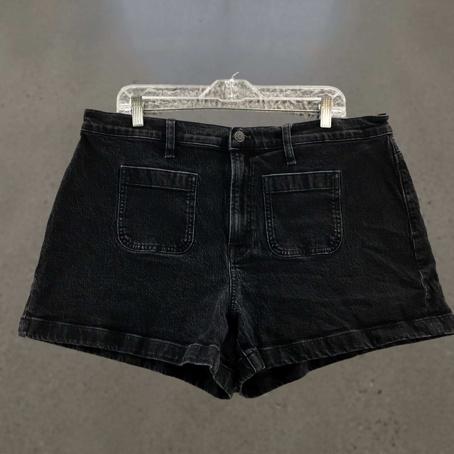 Old Navy Old Navy Chino Shorts Womens 4 Black Floral Zip Fly Button Flat Front Cotton Size 27" / US 4 / IT 40 - 1 Thumbnail
