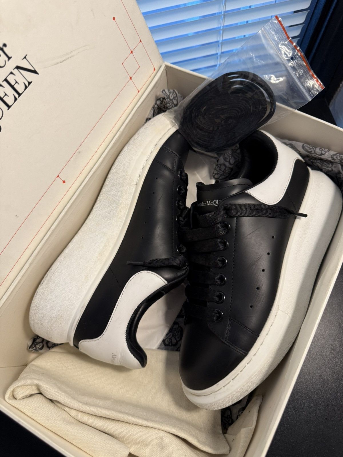 Alexander McQueen Alexander Mcqueen Black Sneakers Size 7 US / 40 EU Size US 7 / EU 40 - 20 Thumbnail