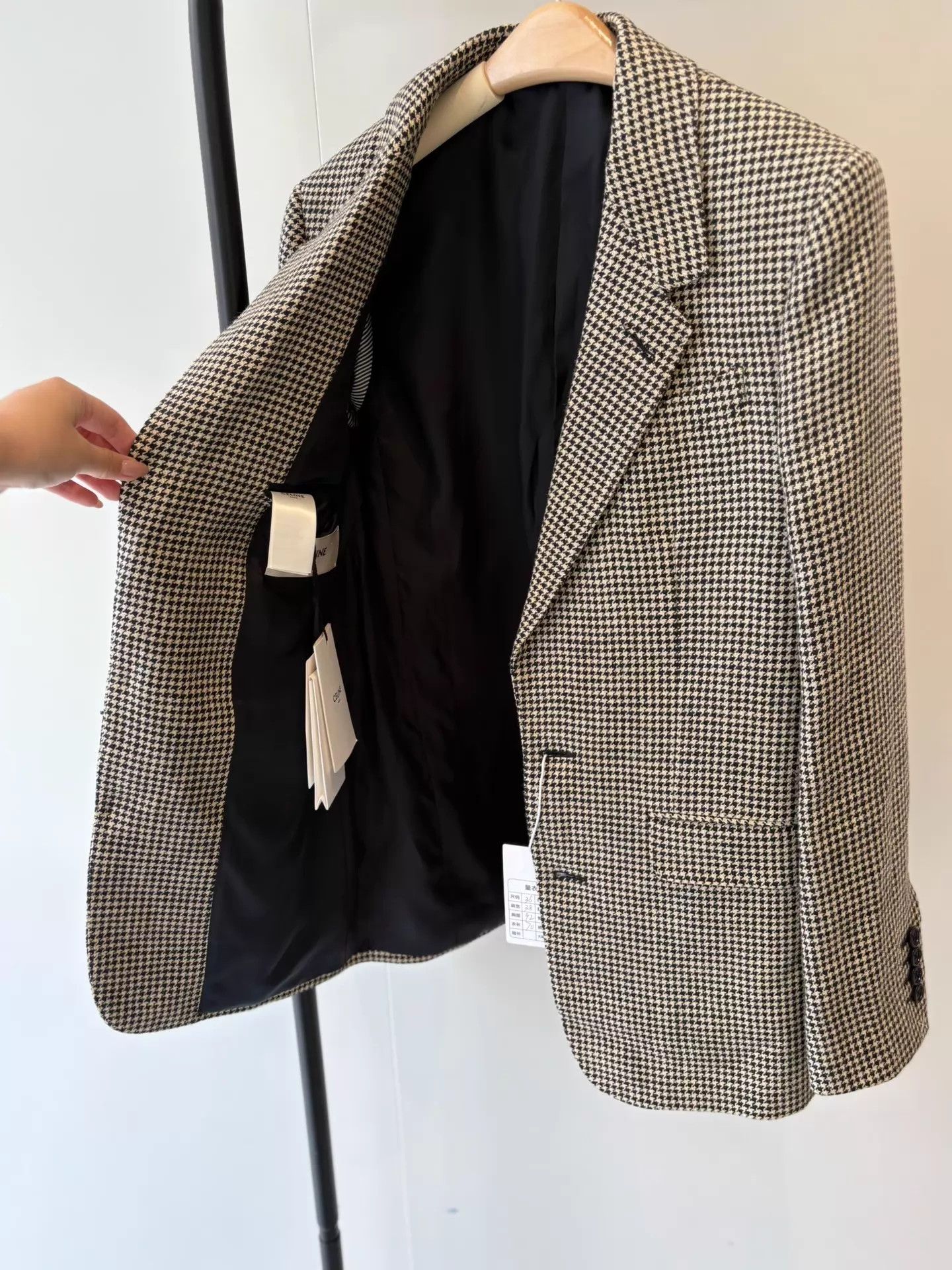 Celine Celine 100% Linen Black/Beige Houndstooth Blazer 36 NWT Size 36R - 3 Thumbnail