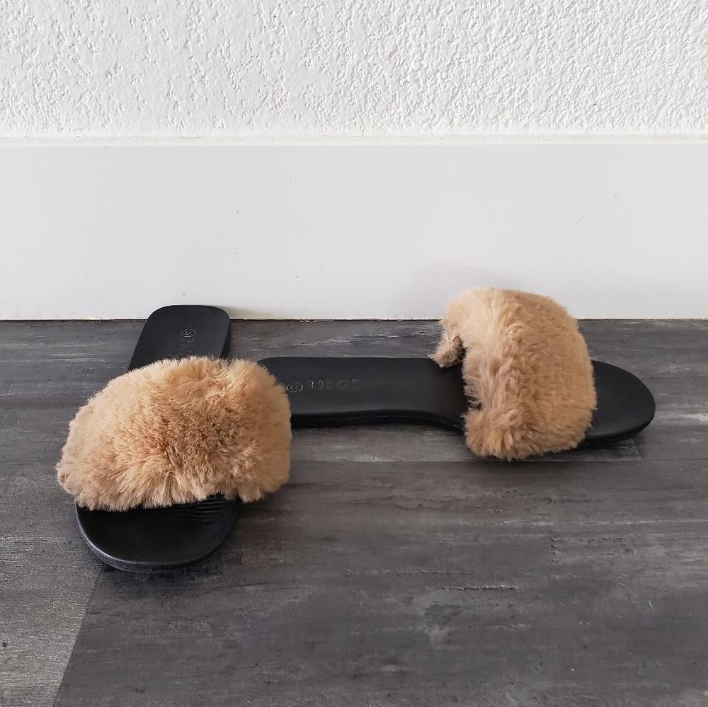 Designer Nude Fur Detailed RH House Slipper Size US 9 / IT 39 - 2 Thumbnail