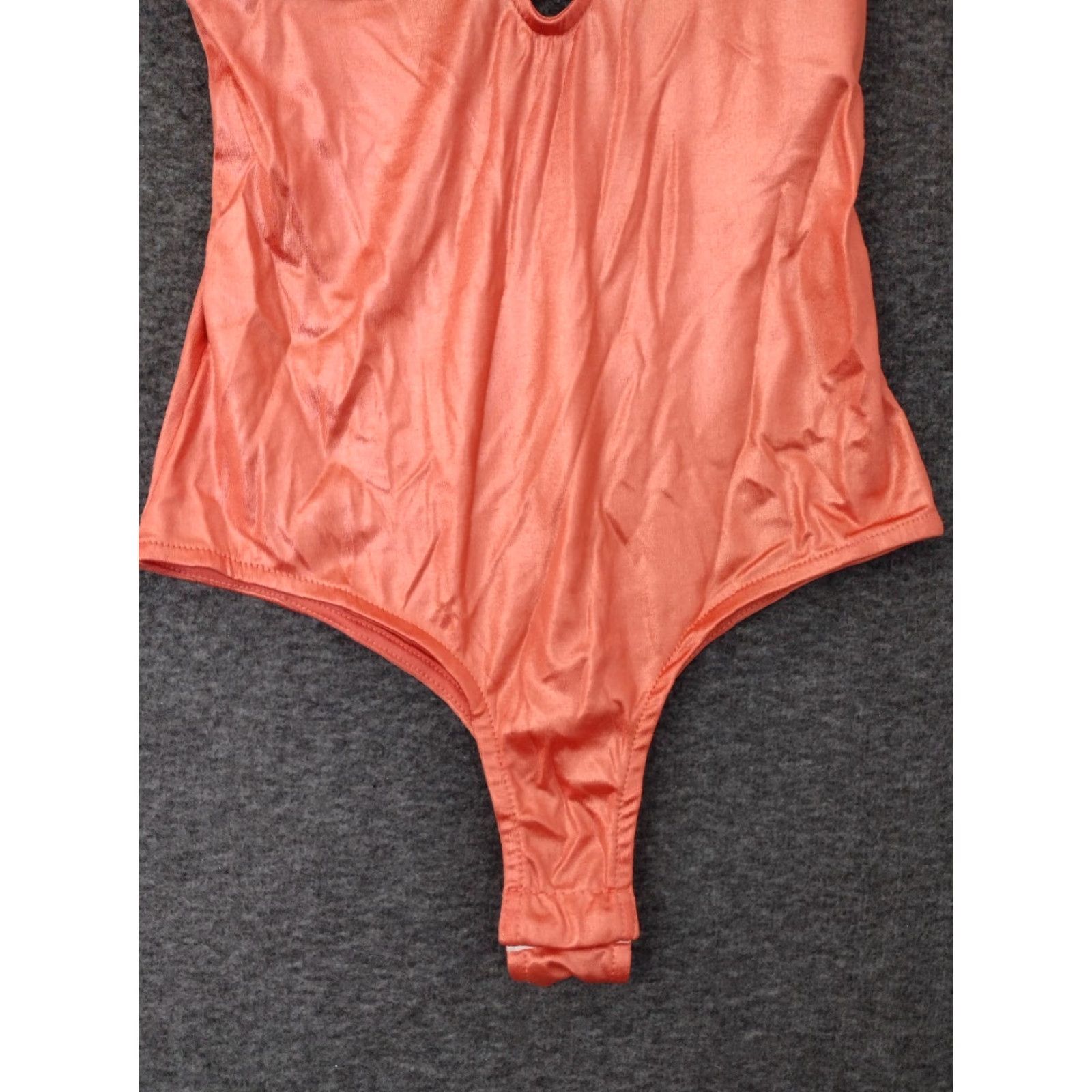 Vintage Codigo Women's One Piece Peach Keyhole Spaghetti Strap Swimsuit M size - One Piece Beachwear, Regular, Peach, Polyester Spandex, Hand Wash Only, NIKE Size ONE SIZE - 4 Thumbnail