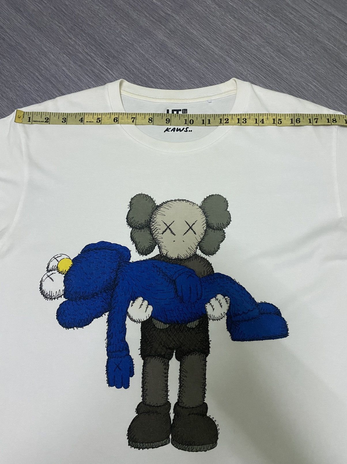Kaws × Uniqlo Uniqlo X Kaws Size US XL / EU 56 / 4 - 10 Thumbnail