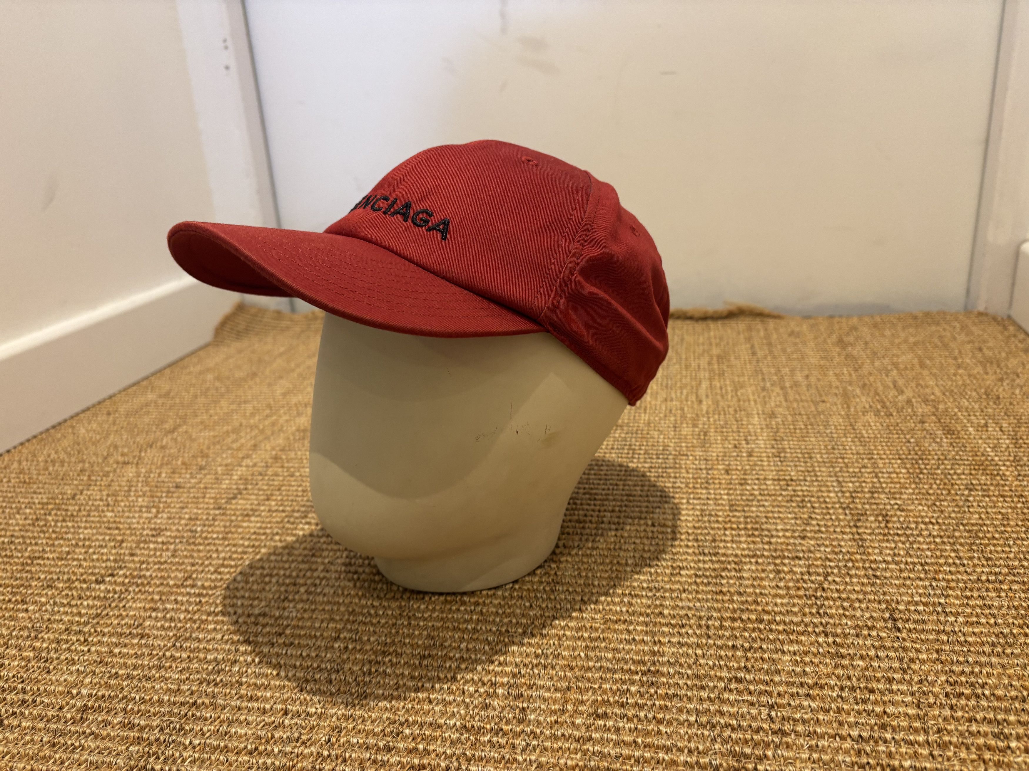 Balenciaga Casquette six pannels Balenciaga bordeau en tbe Size ONE SIZE - 2 Thumbnail