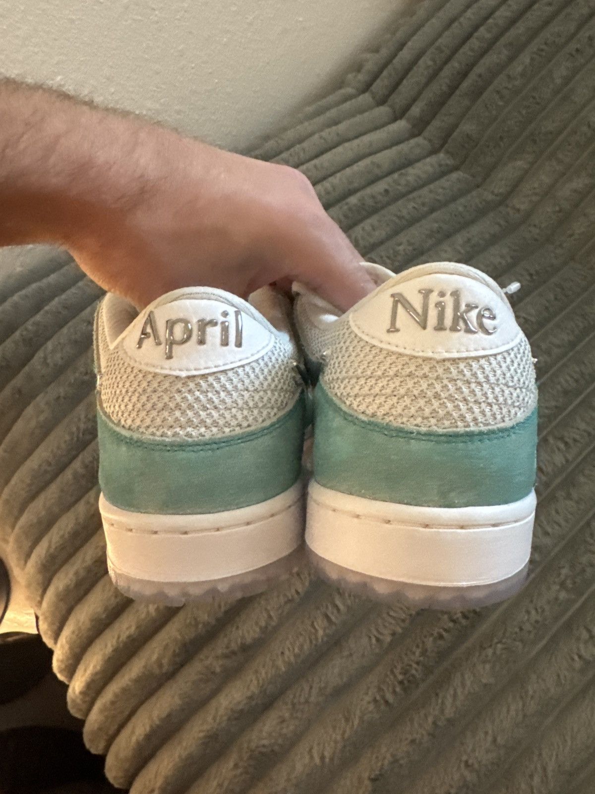 Nike SB Size 9.5- April Nike sb dunk Size US 9.5 / EU 42-43 - 3 Thumbnail