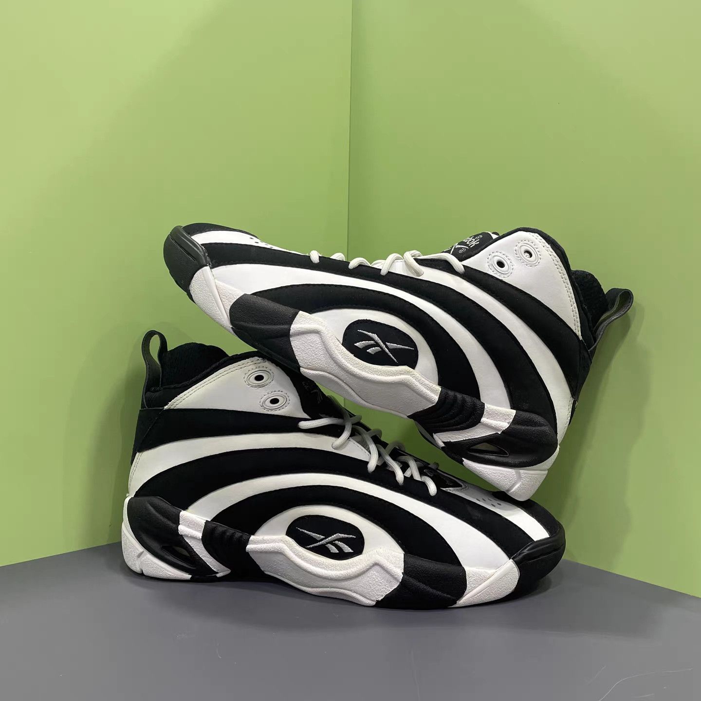 Reebok Reebok Shaqnosis Basketball Shoes (Shaquille O'Neal) K15 Size US 9 / EU 42 - 4 Thumbnail