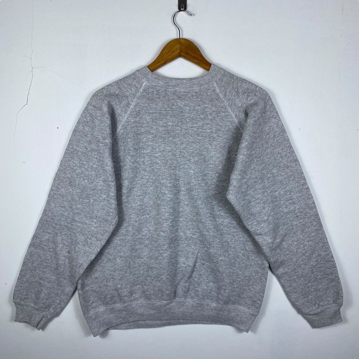 Vintage Vintage 90's UNIVERSITY OF HAWAII Logo Crewneck Sweatshirt Size US L / EU 52-54 / 3 - 5 Thumbnail