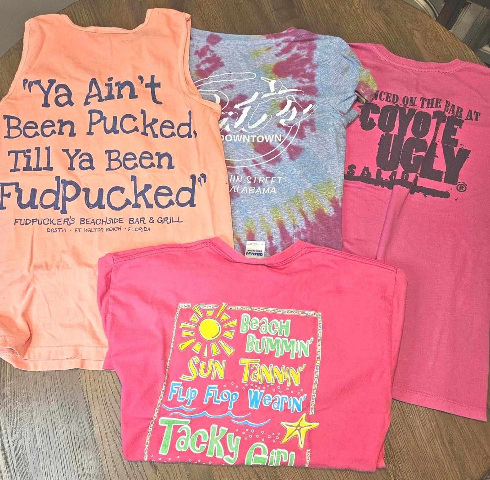 Gildan Fun Beach Bar Themes T-Shirts #356 Size M / US 6-8 / IT 42-44 - 1 Thumbnail