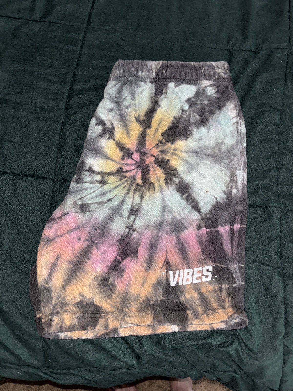 Cookies VIBES VIBE TRIBE CIRCULAR TIE DYE SHORTS Size US 32 / EU 48 - 1 Thumbnail