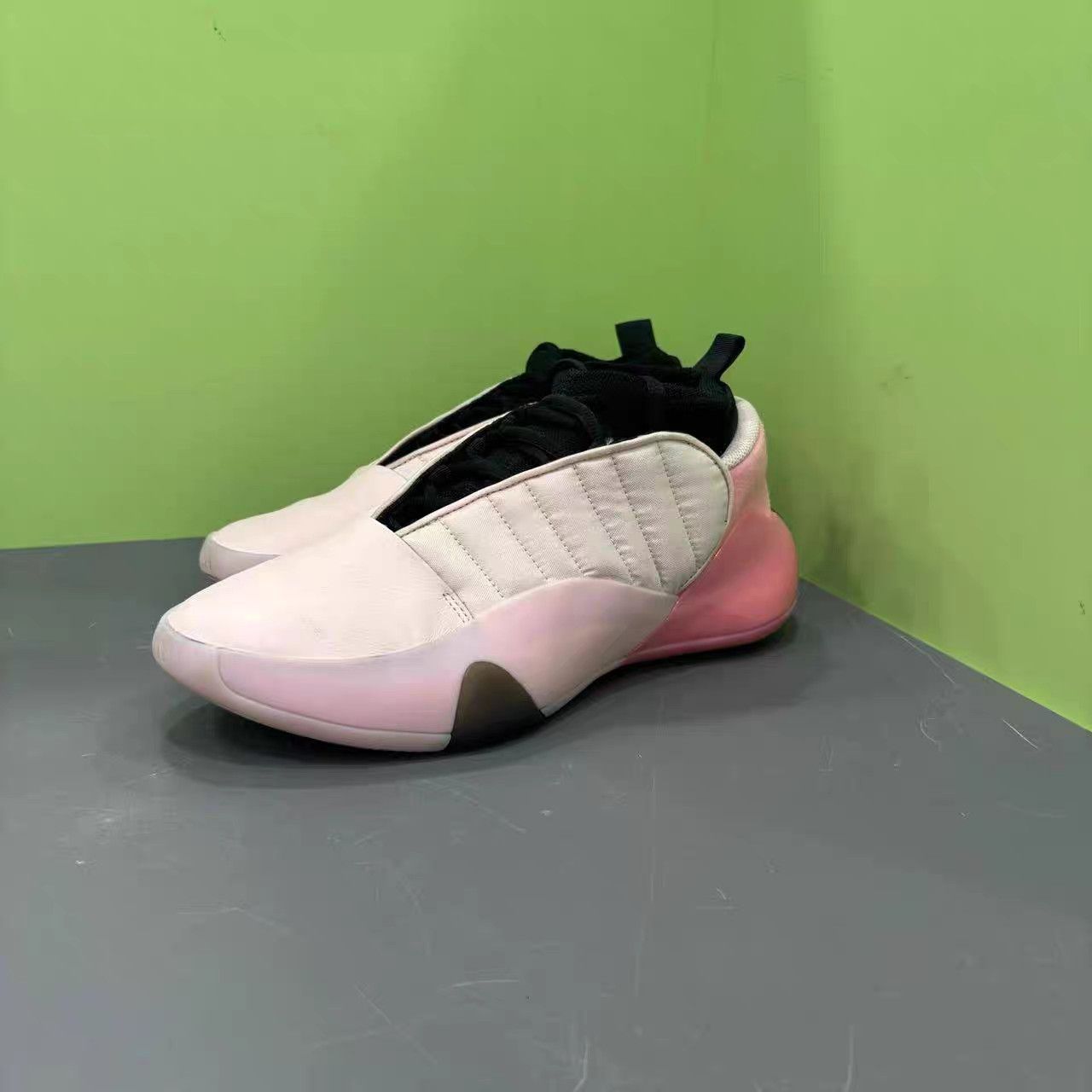 Adidas Adidas 12 Basketball Shoes K15 Size US 9.5 / EU 42-43 - 1 Thumbnail