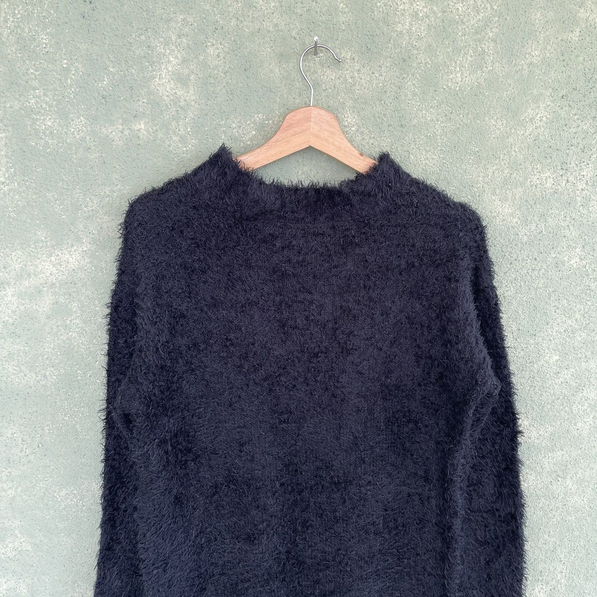 Japanese Brand Vintage Japanese Black Fur Shag Shaggy Long Knitwear Sweater Size US S / EU 44-46 / 1 - 8 Thumbnail