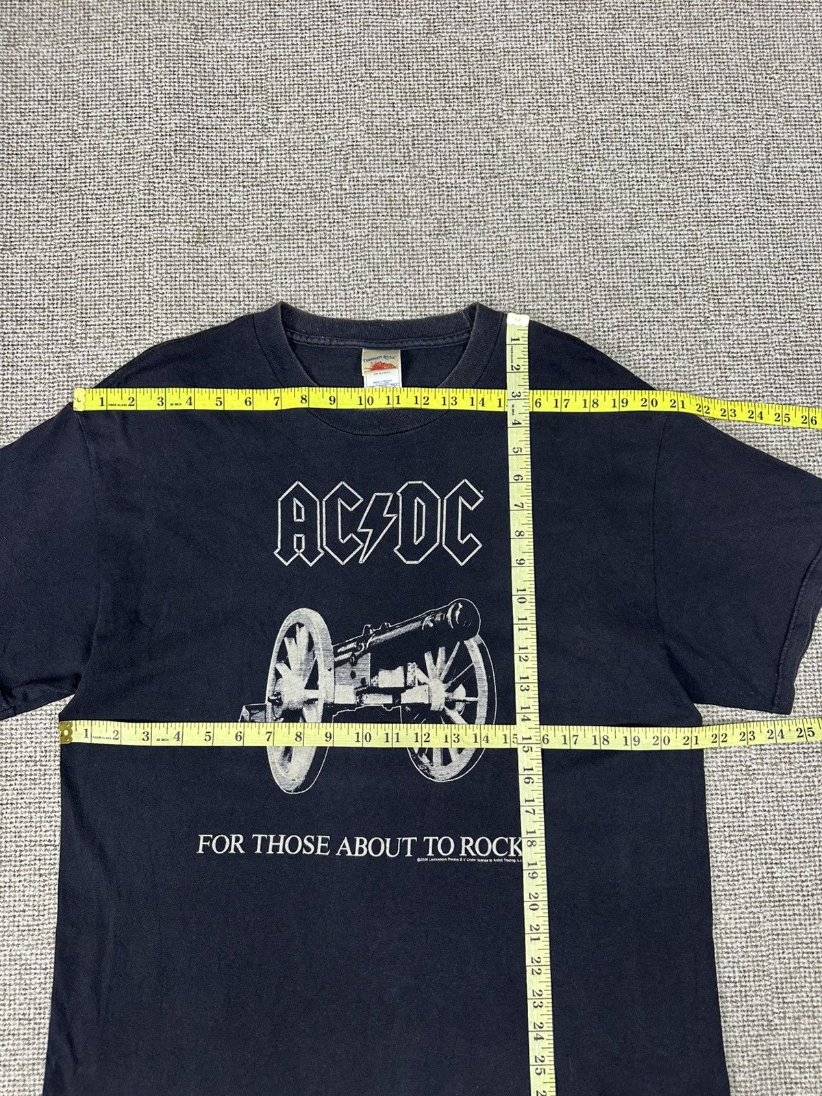 Band Tees Vintage Band ACDC For Those About To Rock Tshirt A1018 Size US L / EU 52-54 / 3 - 8 Thumbnail