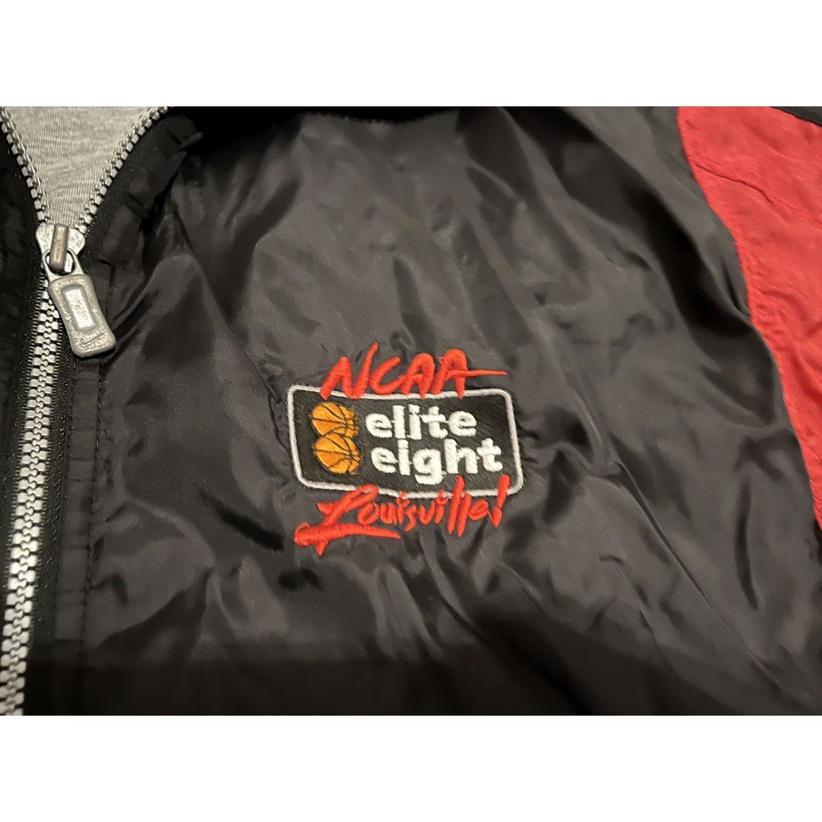 Nike VINTAGE Nike Center Swoosh Windbreaker Jacket NCAA Elite Eight Louisville XL Men Jacket Windbreaker Retro 1/2 Zip Black Nike Shirt/Coat Women's/Mens? Size US XL / EU 56 / 4 - 3 Thumbnail