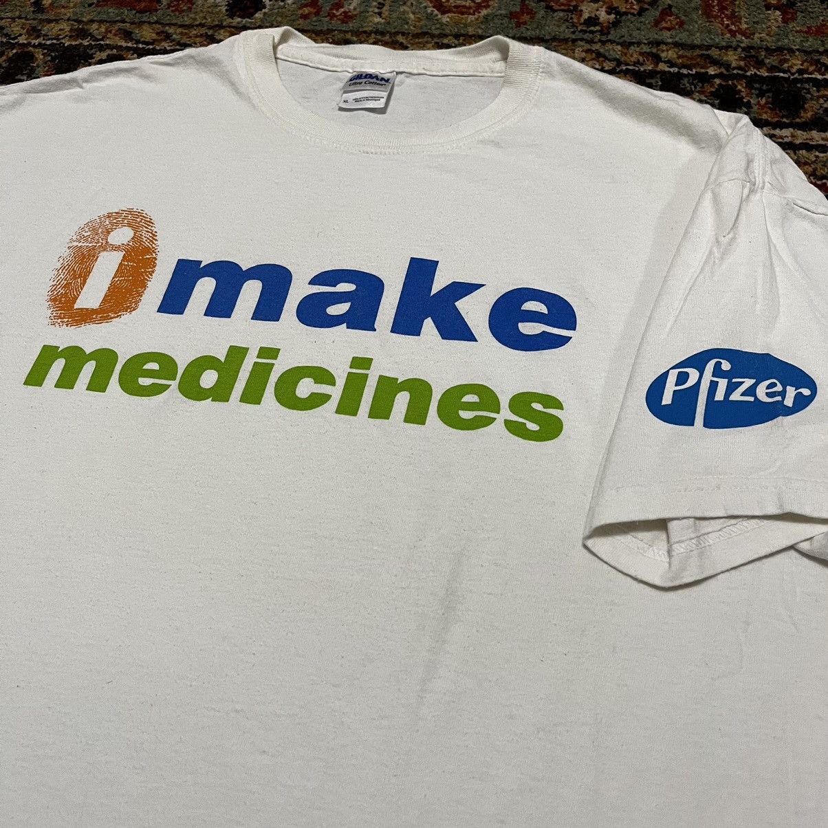 image of Grail x Vintage Pfizer I Make Medicines XL Vintage Y2K Tee in White, Men's