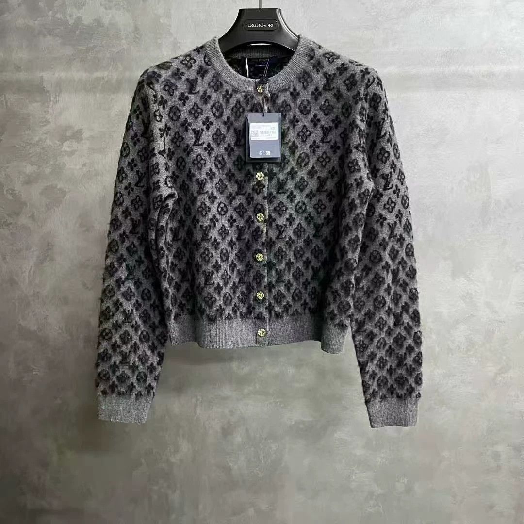 Louis Vuitton Louis Vuitton Item Designer Casual Size M / US 6-8 / IT 42-44 - 1 Thumbnail