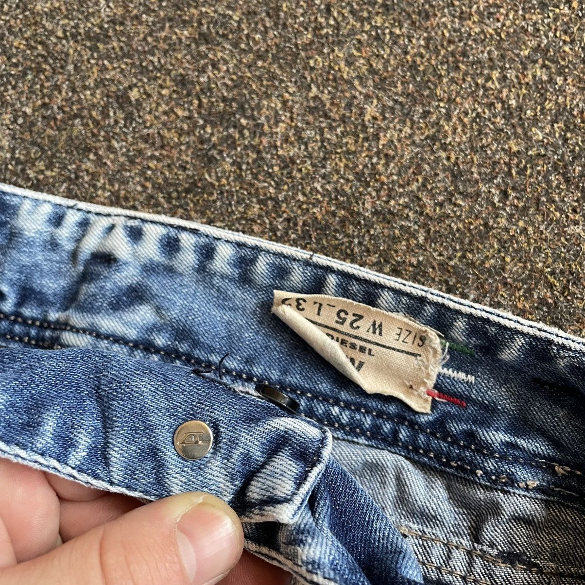 Vintage Vintage Y2K Diesel Distressed Baggy Jeans Thrashed Grunge 25 Size 25" / US 0 / IT 36 - 7 Thumbnail