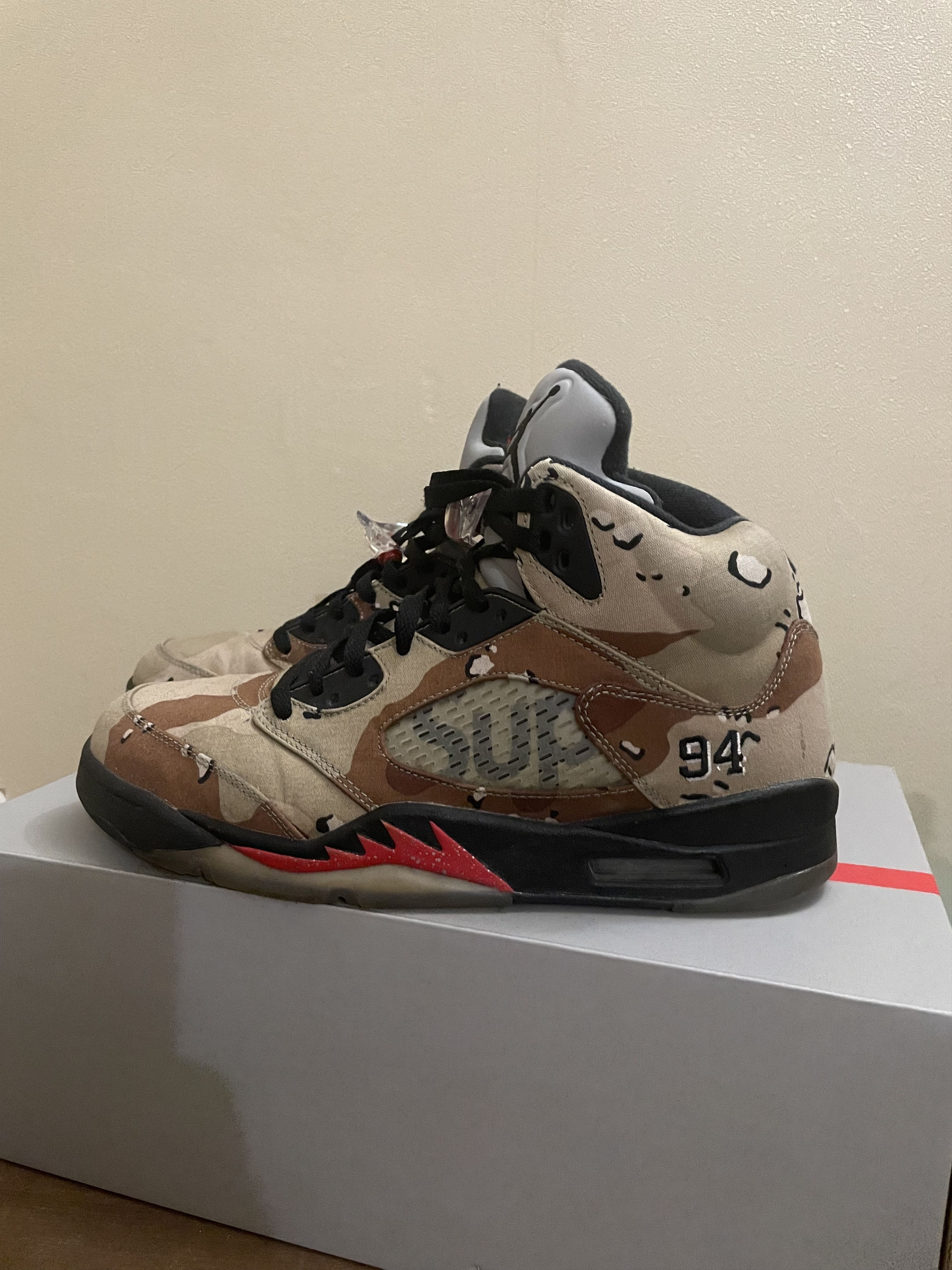 Jordan Brand × Supreme Supreme Jordan 5 Camo Size US 10 / EU 43 - 2 Thumbnail