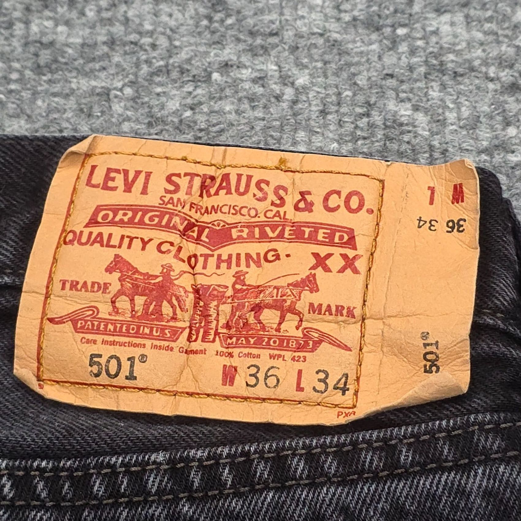 Levi's VINTAGE Levi’s 501 Jeans Mens 33X31 Black Faded Y2K Regular Jeans Mens 33 in. 5-Pocket Denim Cotton Black Levi’s 501 Series Boy? Size US 33 - 7 Thumbnail