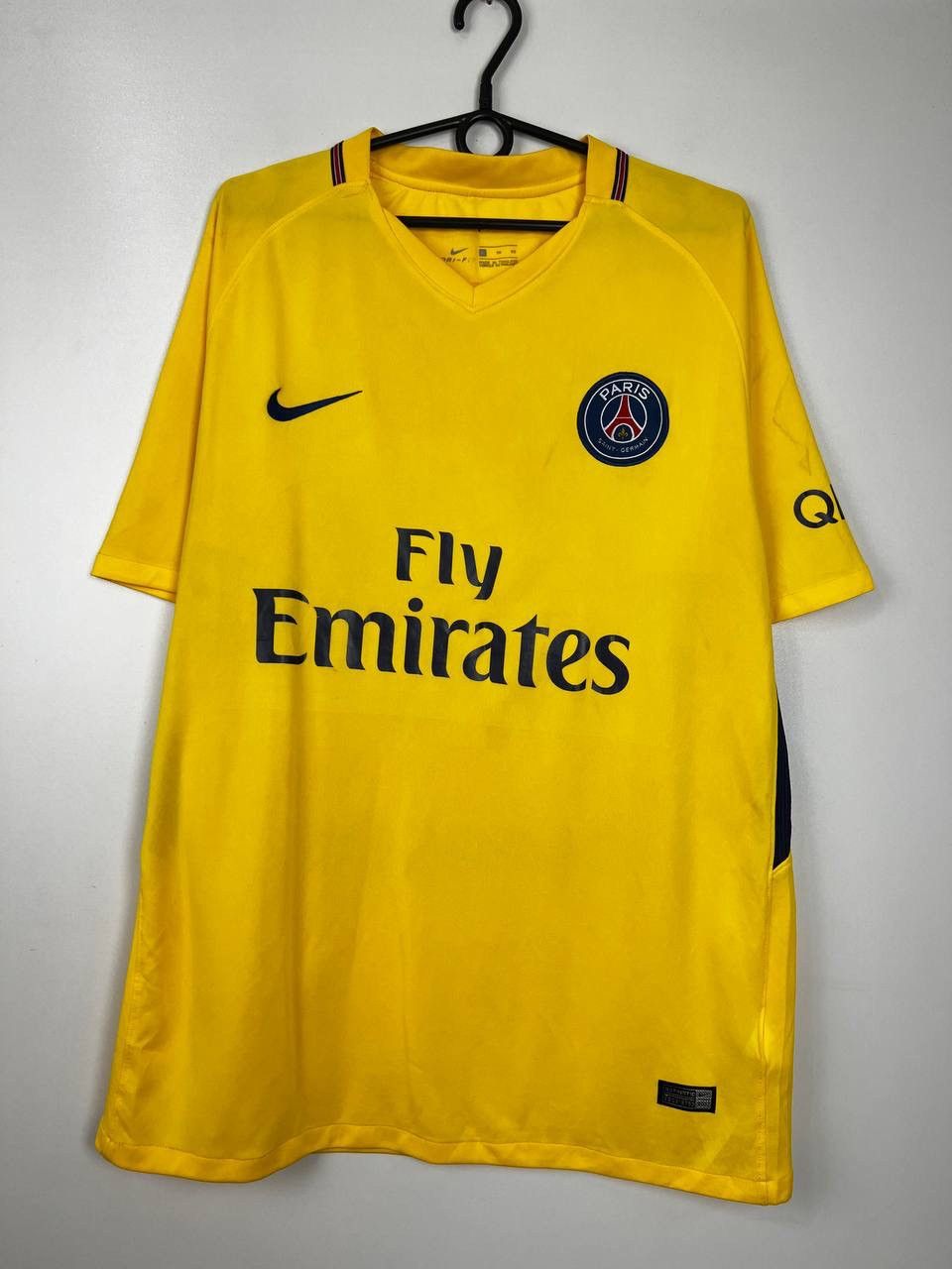 Vintage PSG Nike Neymar 10 REPLICA jersey vintage t-shirts size XL Size US XL / EU 56 / 4 - 1 Thumbnail