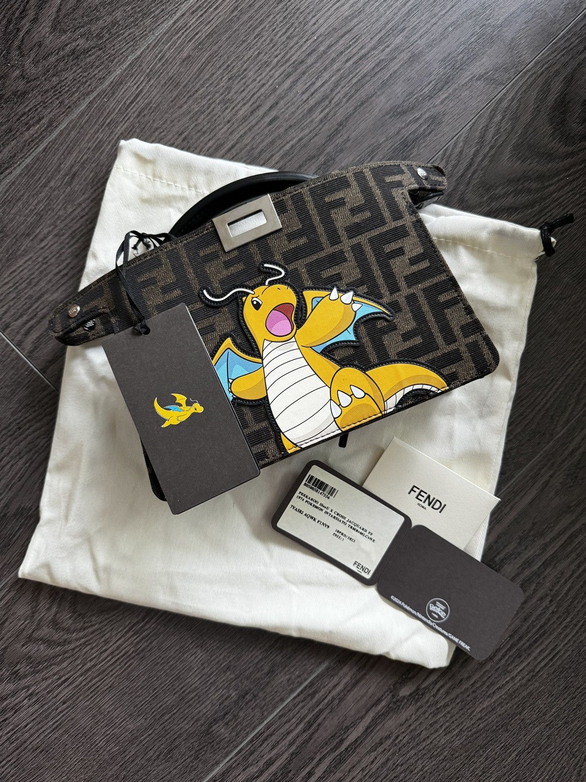 Fendi × Fragment Design × Hiroshi Fujiwara FENDI X FRGMT X POKEMON DRAGONITE PEEKABOO BAG Size ONE SIZE - 9 Thumbnail