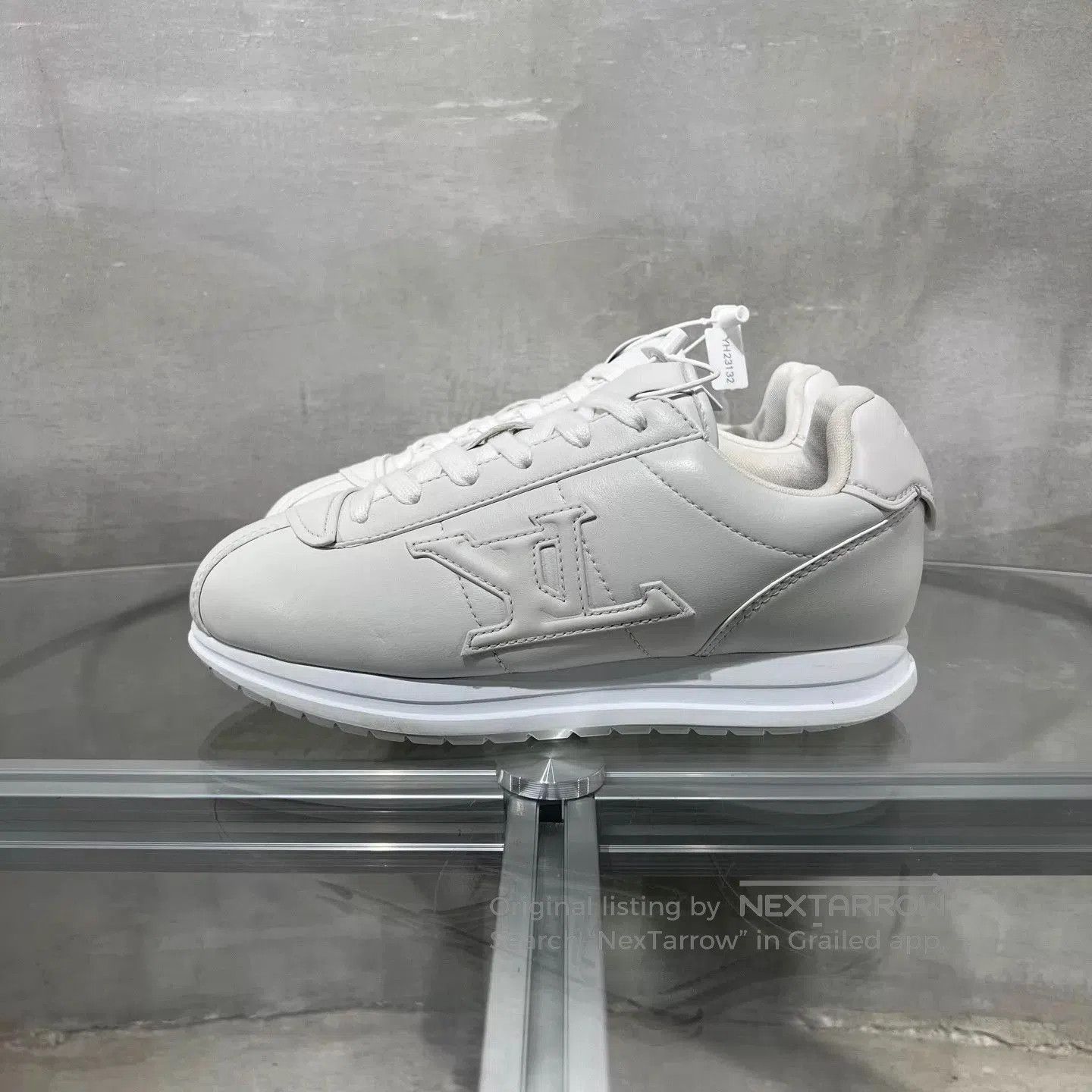 Louis Vuitton White Low-Top Sneakers Size 8.5. Size US 8.5 / EU 41-42 - 3 Thumbnail