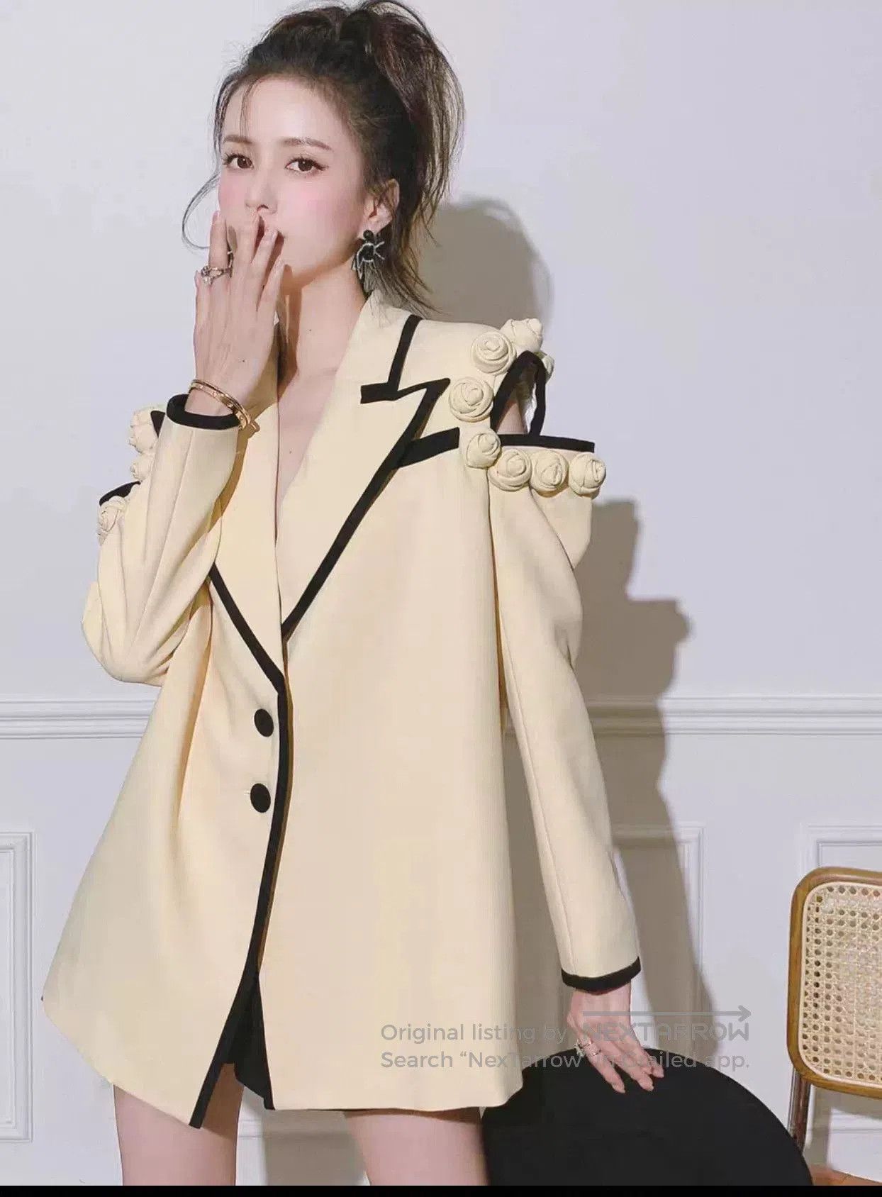 Japanese Brand Maison Wester Flower Blazer in Light Yellow. Size XS / US 0-2 / IT 36-38 - 2 Thumbnail