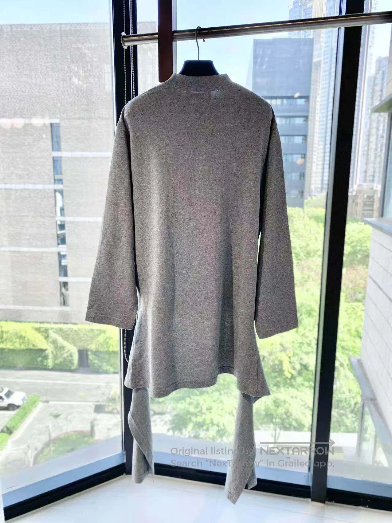Balenciaga Balenciaga Round neck long sleeve T-shirt| Size S / US 4 / IT 40 - 3 Thumbnail