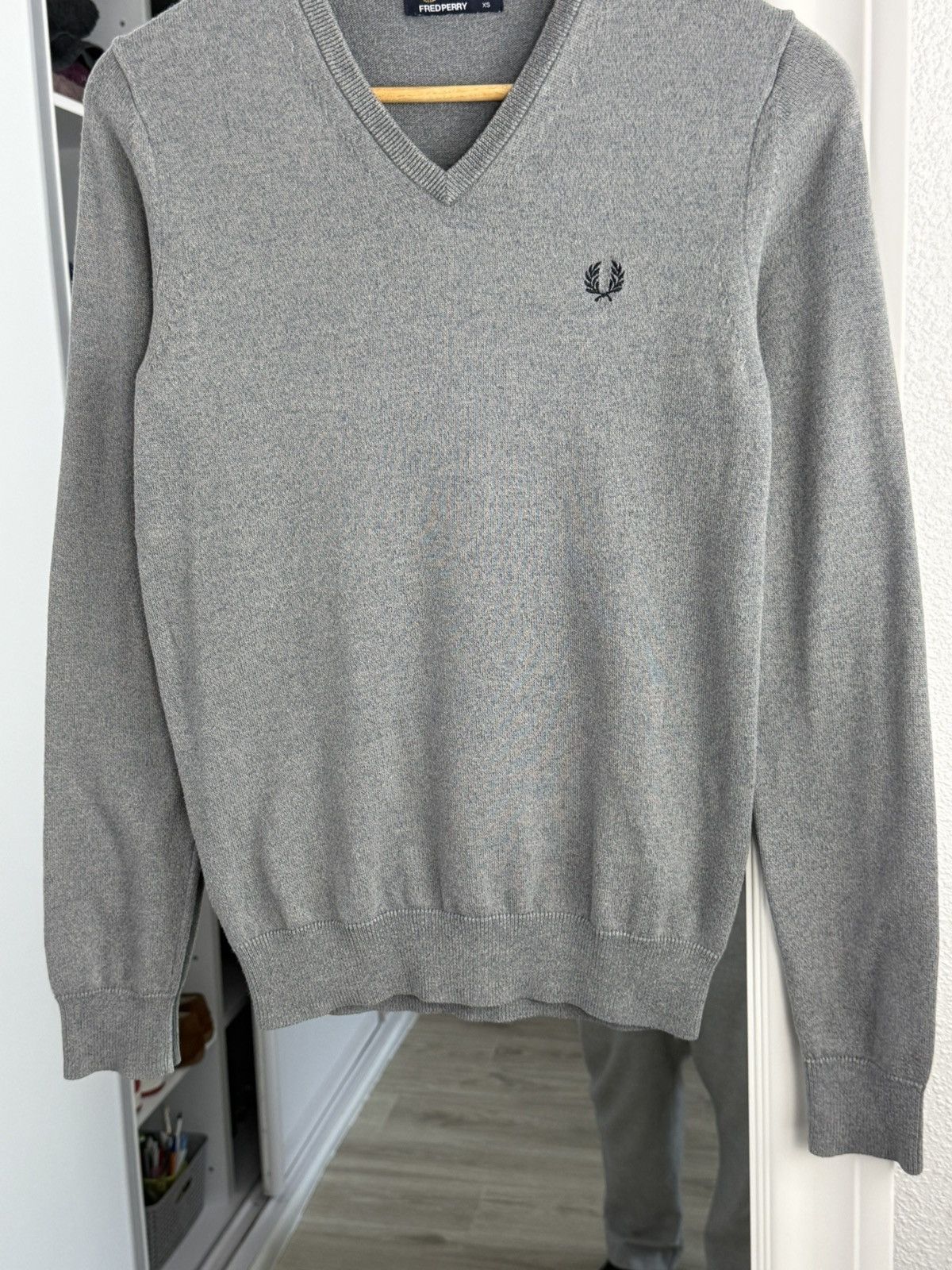 Fred Perry Fred Perry V-Neck Sweater Jumper Gray Sweater Size: XS Size US XS / EU 42 / 0 - 5 Thumbnail