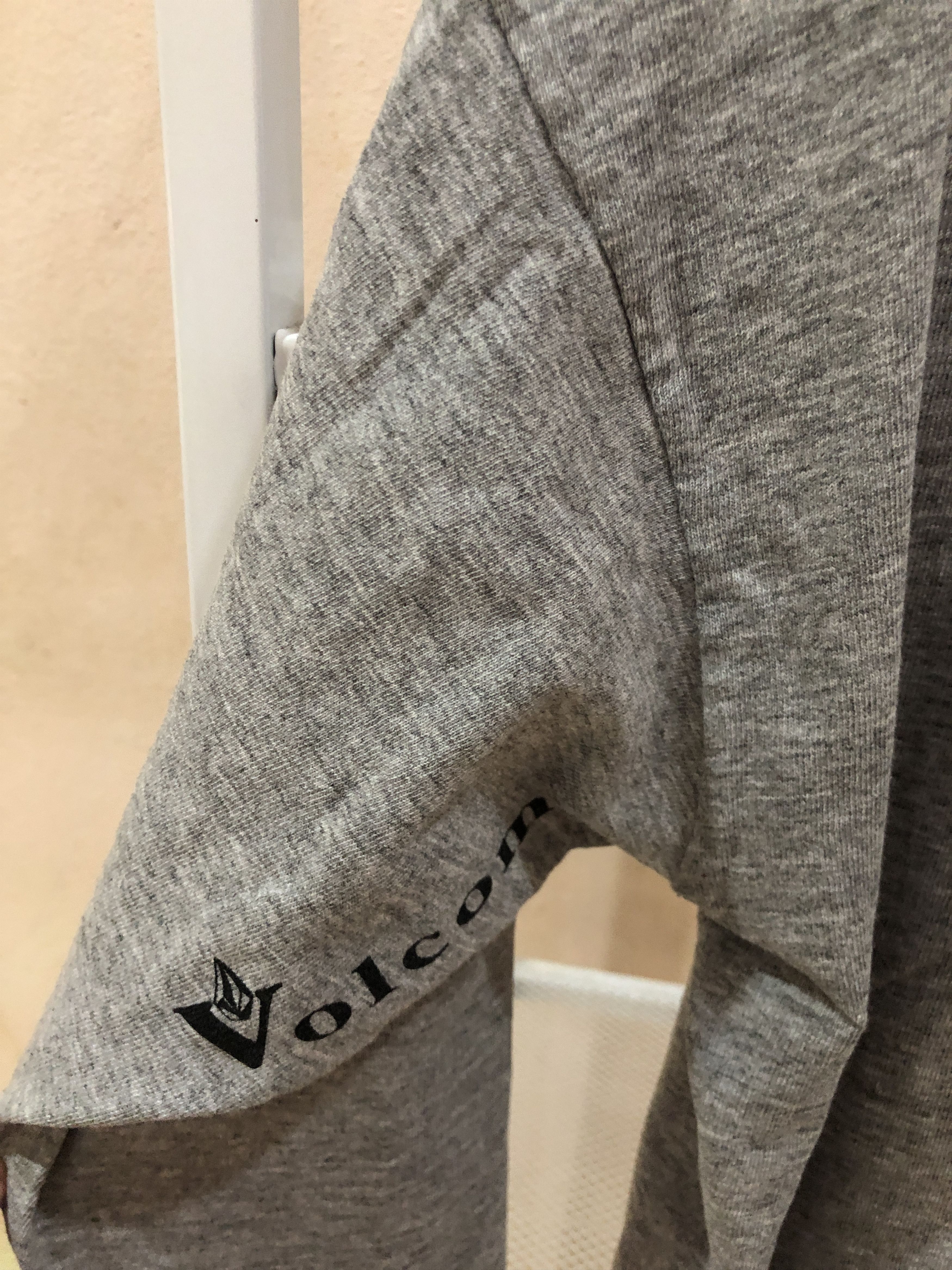 Volcom Vintage Volcom Graphic Iconic Logo Long Sleeve Tshirts Size US M / EU 48-50 / 2 - 3 Thumbnail