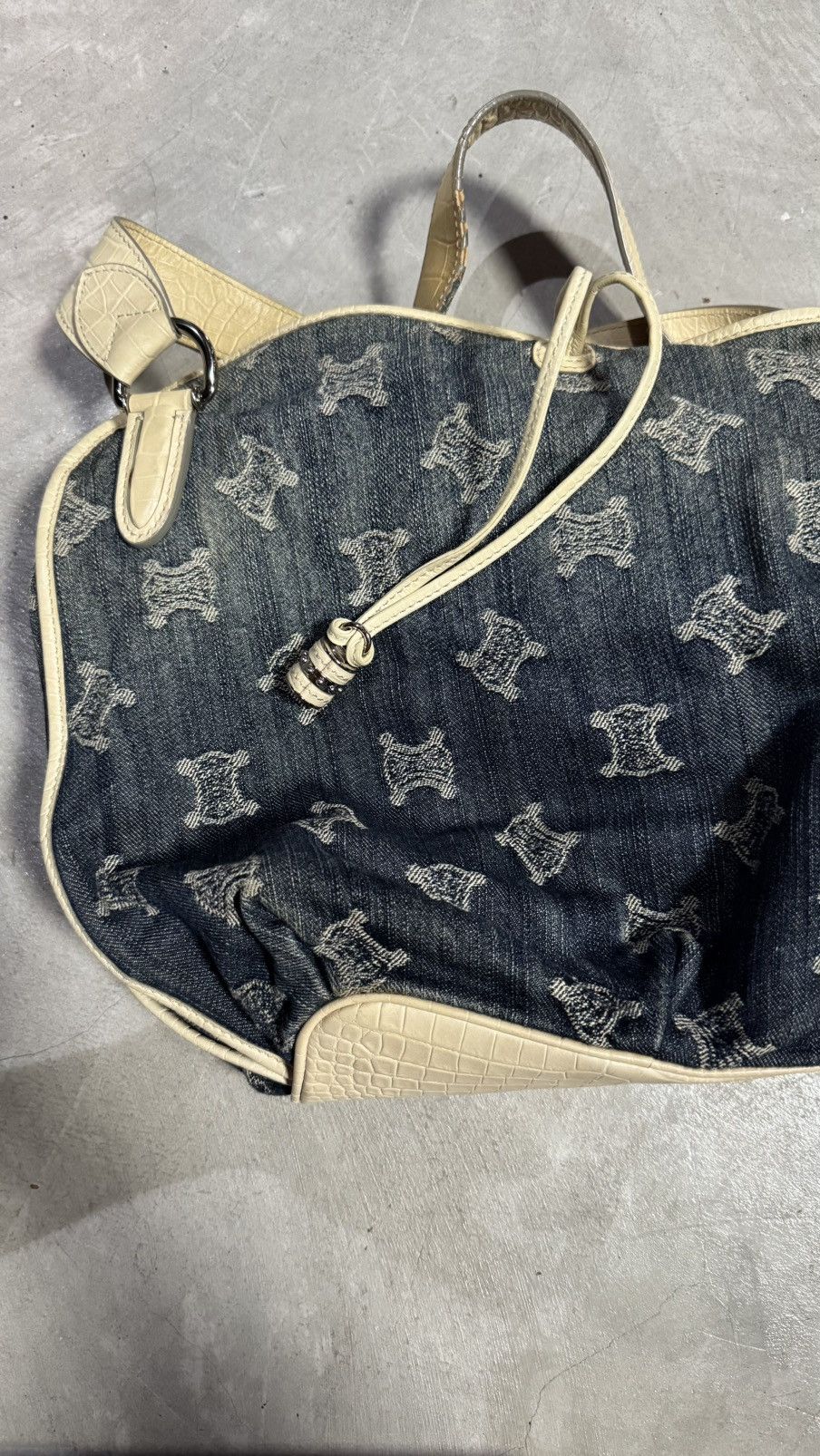 Celine Céline Celine Blue Triomphe Denim Tote Bag White Size ONE SIZE - 13 Thumbnail