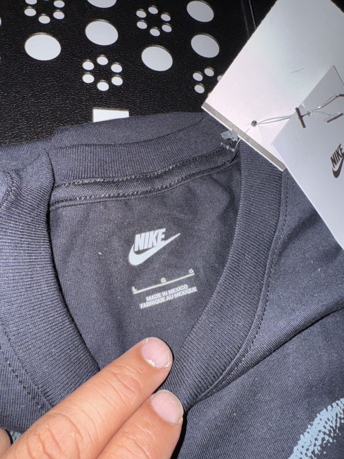 Nike Nike Black Enshrined Tee Size US L / EU 52-54 / 3 - 5 Thumbnail