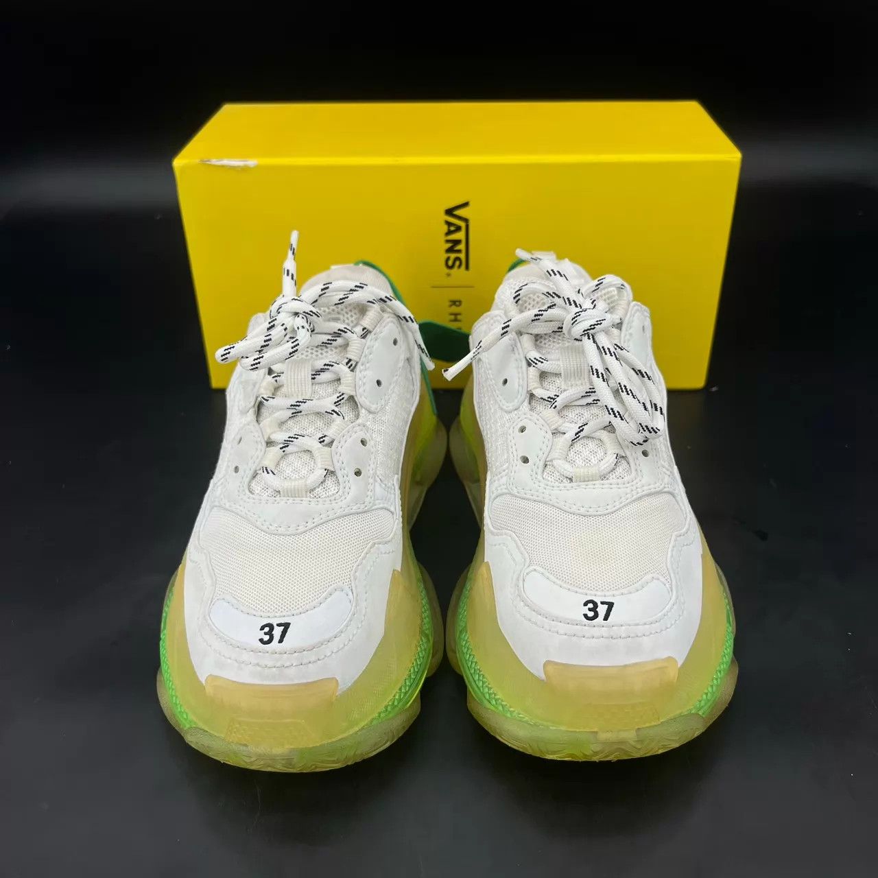 Balenciaga Balenciaga Triple S White Green 37 3W Near New OG Box Size US 7 / IT 37 - 2 Thumbnail
