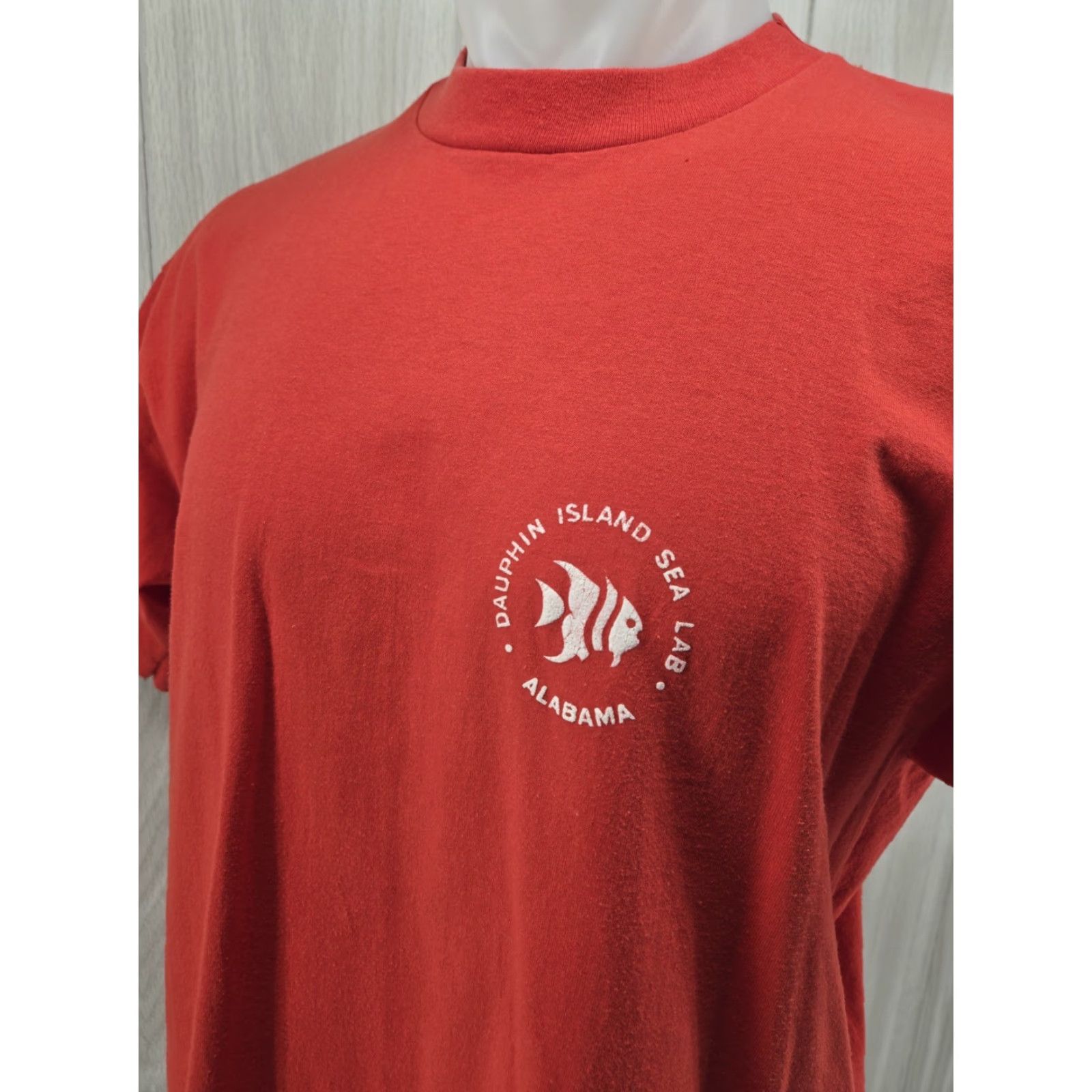 Hanes VINTAGE Hanes Dauphin Island Sea Lab Red Shirt Mens XL Single Stitch Crew Neck Graphic Print Jersey Cotton Short Sleeve All Seasons Size US XL / EU 56 / 4 - 6 Thumbnail