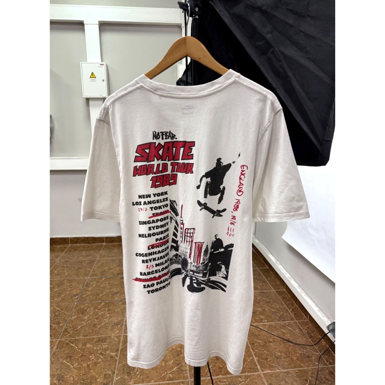 No Fear No Fear Skate World Tour 1989 Rare T-Shirt XL White Men T-Shirt Vintage Hype Clothing Size US XL / EU 56 / 4 - 2 Thumbnail