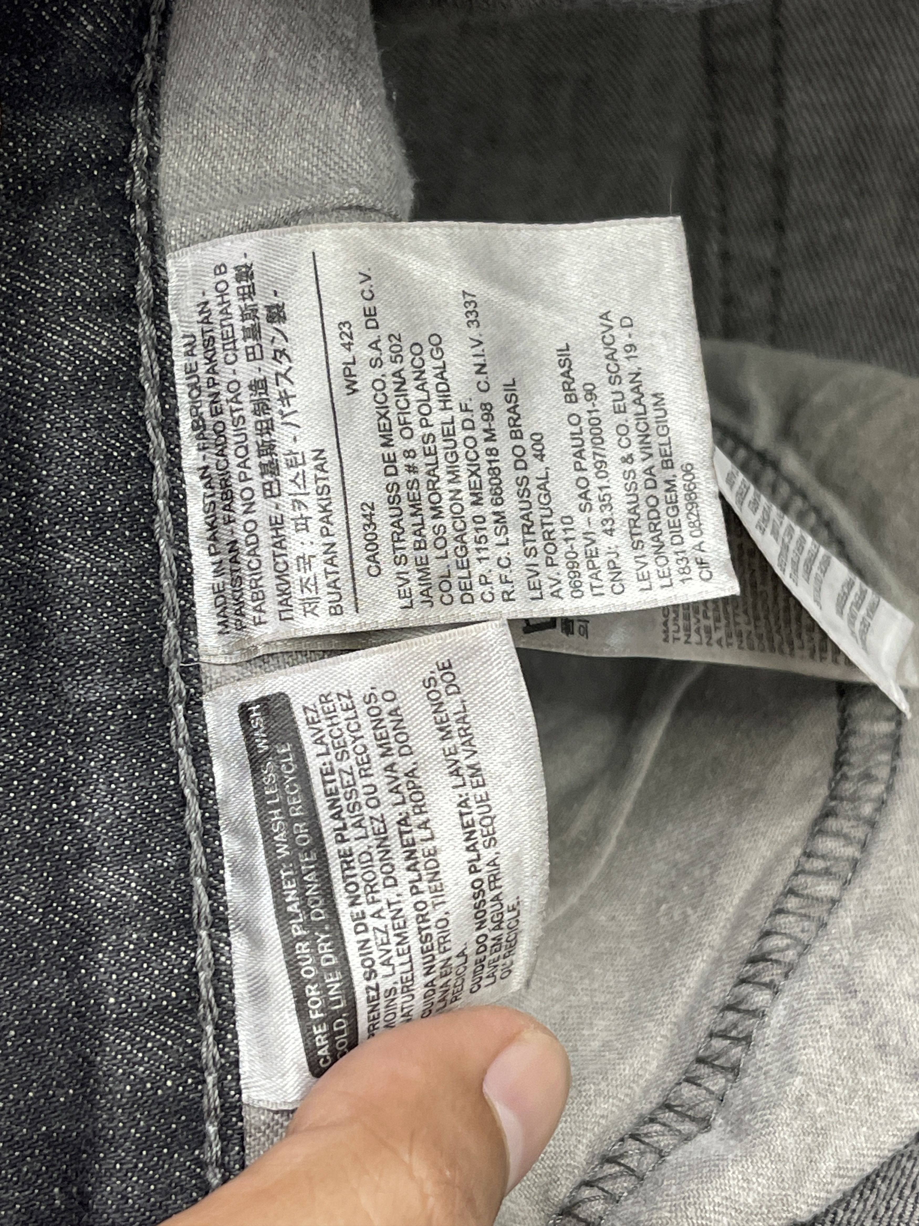 Levi's Vintage Levis 559 Black Jeans DP2509 Size US 43 - 7 Thumbnail