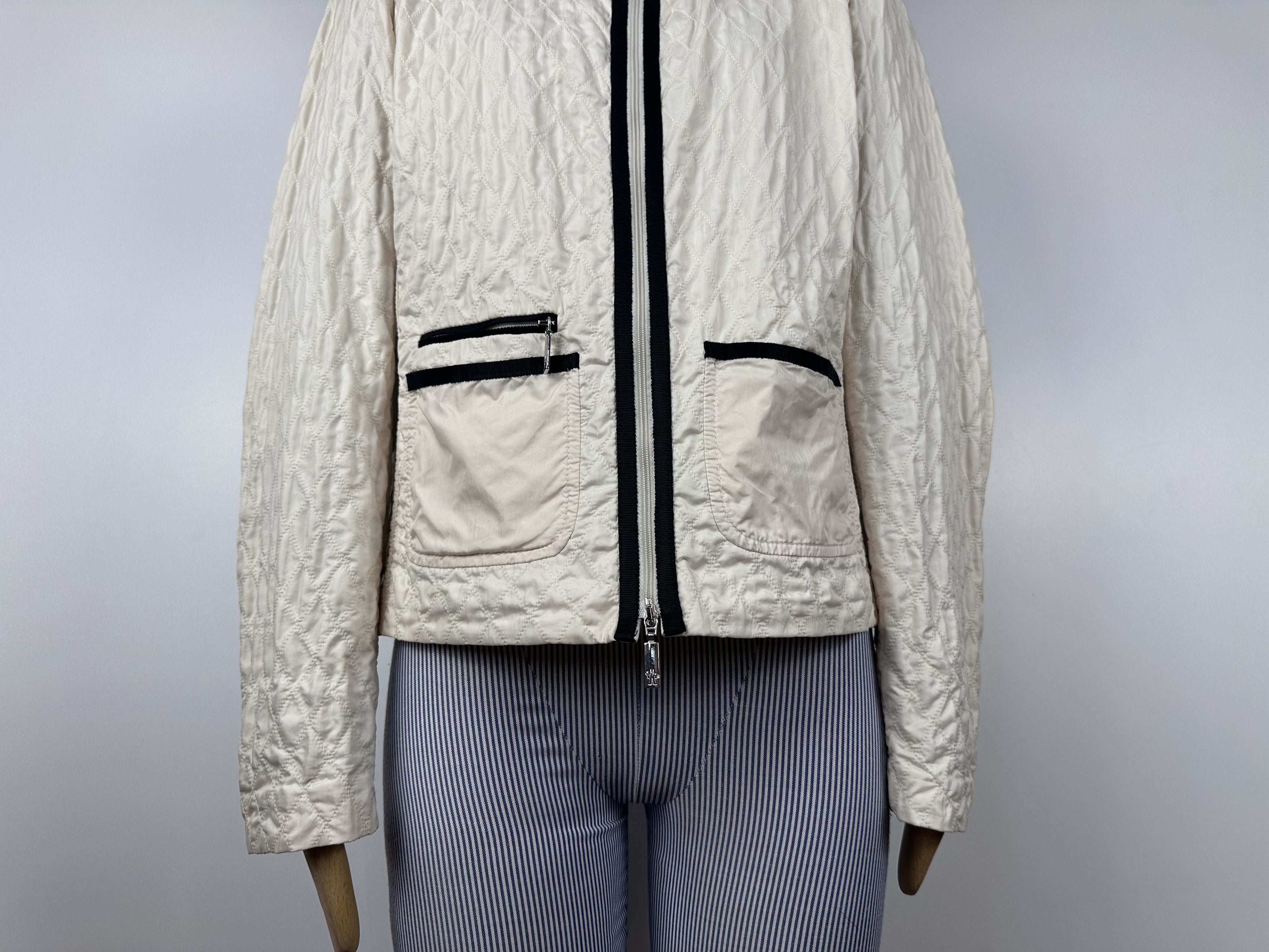 Grailed × Moncler Moncler Viviane Gibbotto Quilted Lightweight Jacket Size 4 Size S / US 4 / IT 40 - 5 Thumbnail
