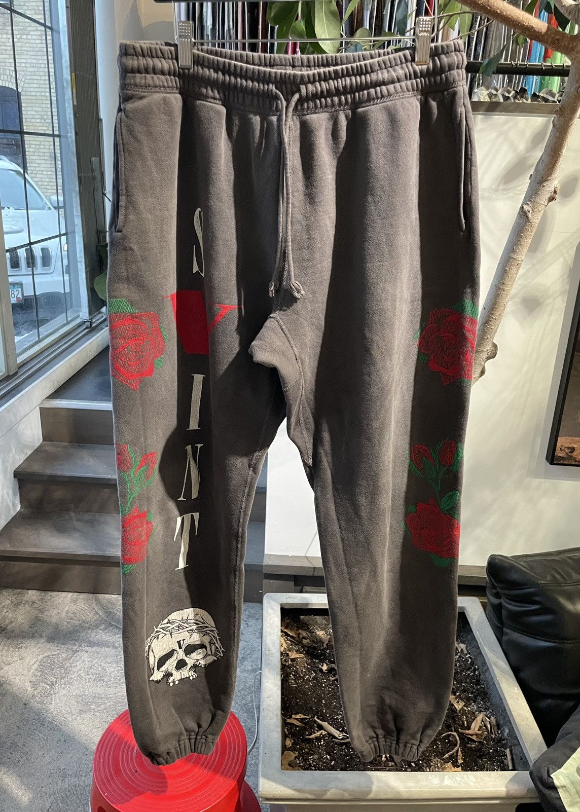 Saint Michael × Vlone Saint Mxxxxxx x VLONE Sweatpants Size US 30 / EU 46 - 1 Thumbnail