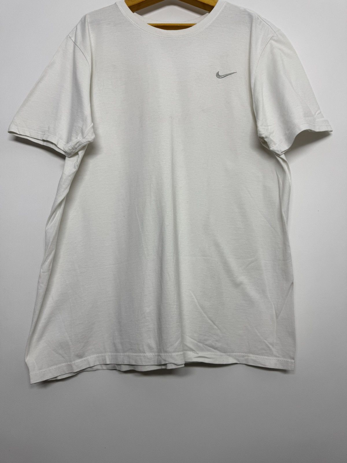 Nike Vintage Y2k Nike Swoosh Logo T-Shirt Size US L / EU 52-54 / 3 - 7 Thumbnail