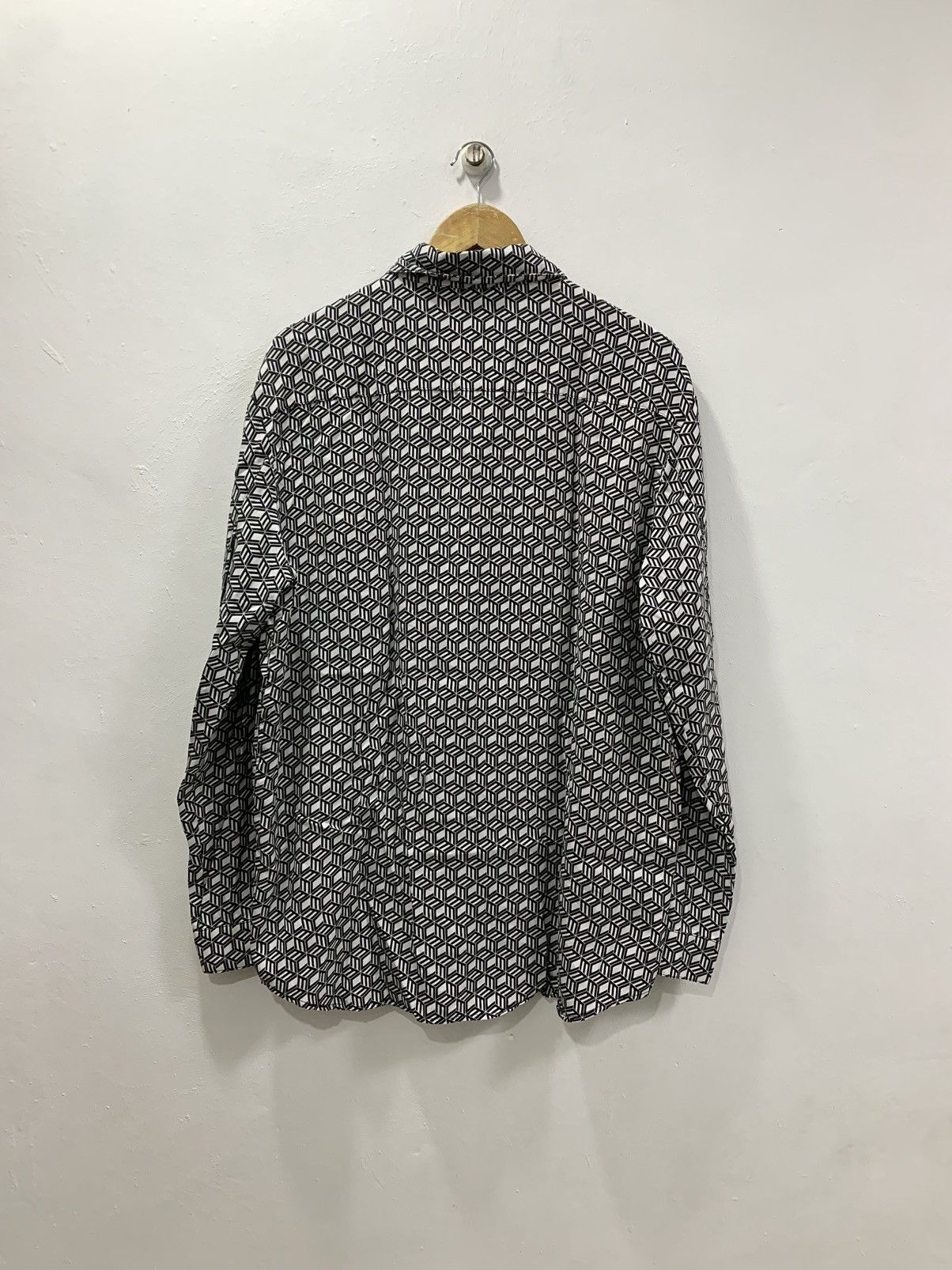MCM MCM CUBIC MONOGRAM BUTTON-UP L/S SHIRT Size US M / EU 48-50 / 2 - 7 Thumbnail