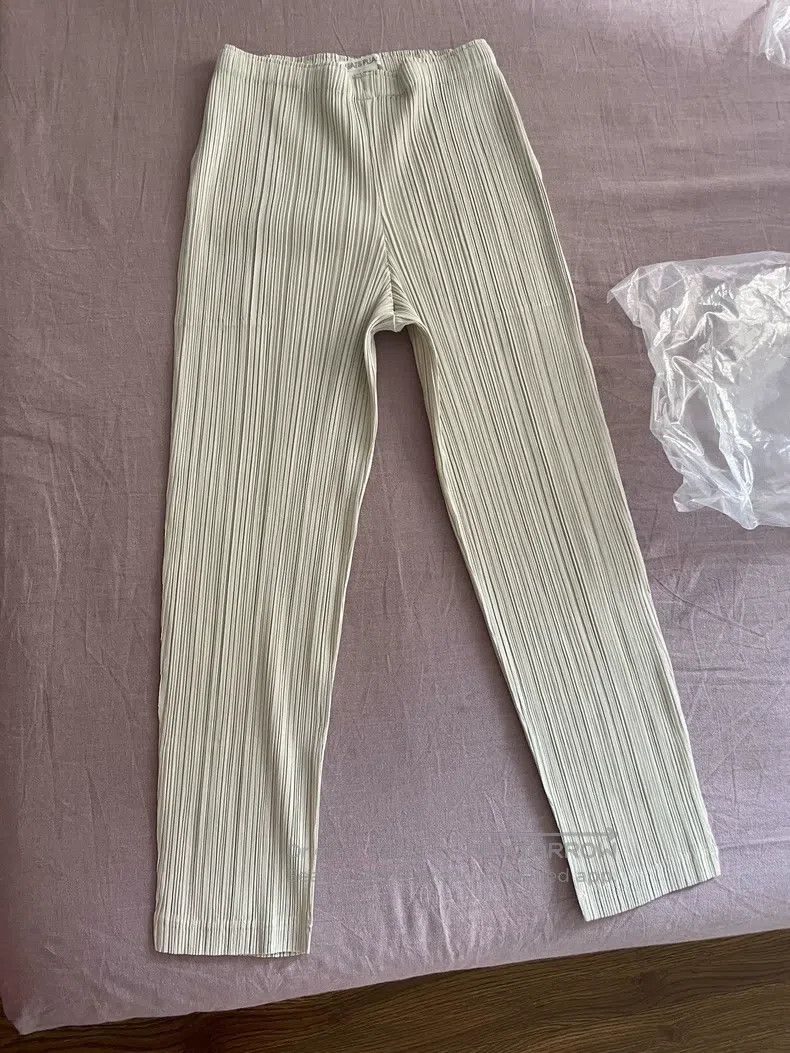 Issey Miyake Issey Miyake Light Green Cropped Pants Size 25" / US 0 / IT 36 - 1 Thumbnail