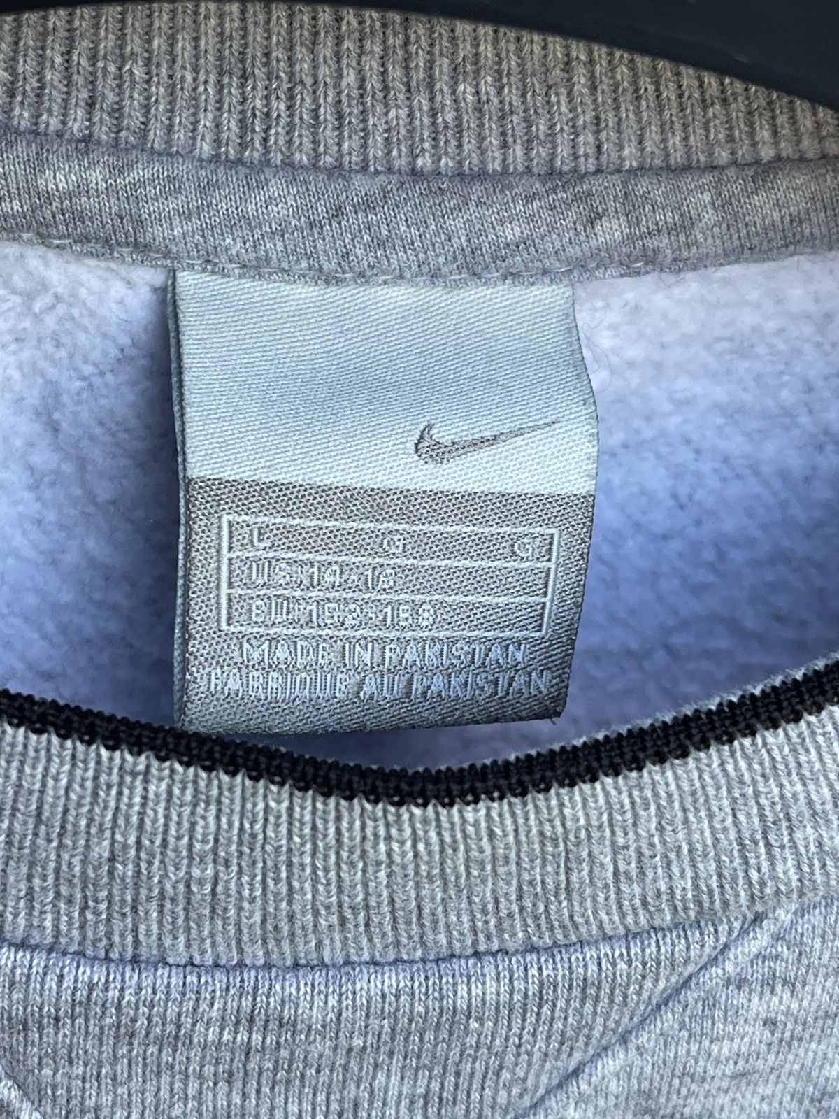 Nike Vintage Y2K Nike Mini Swoosh Crewneck Sweatshirt sweater XS Size US XS / EU 42 / 0 - 5 Thumbnail