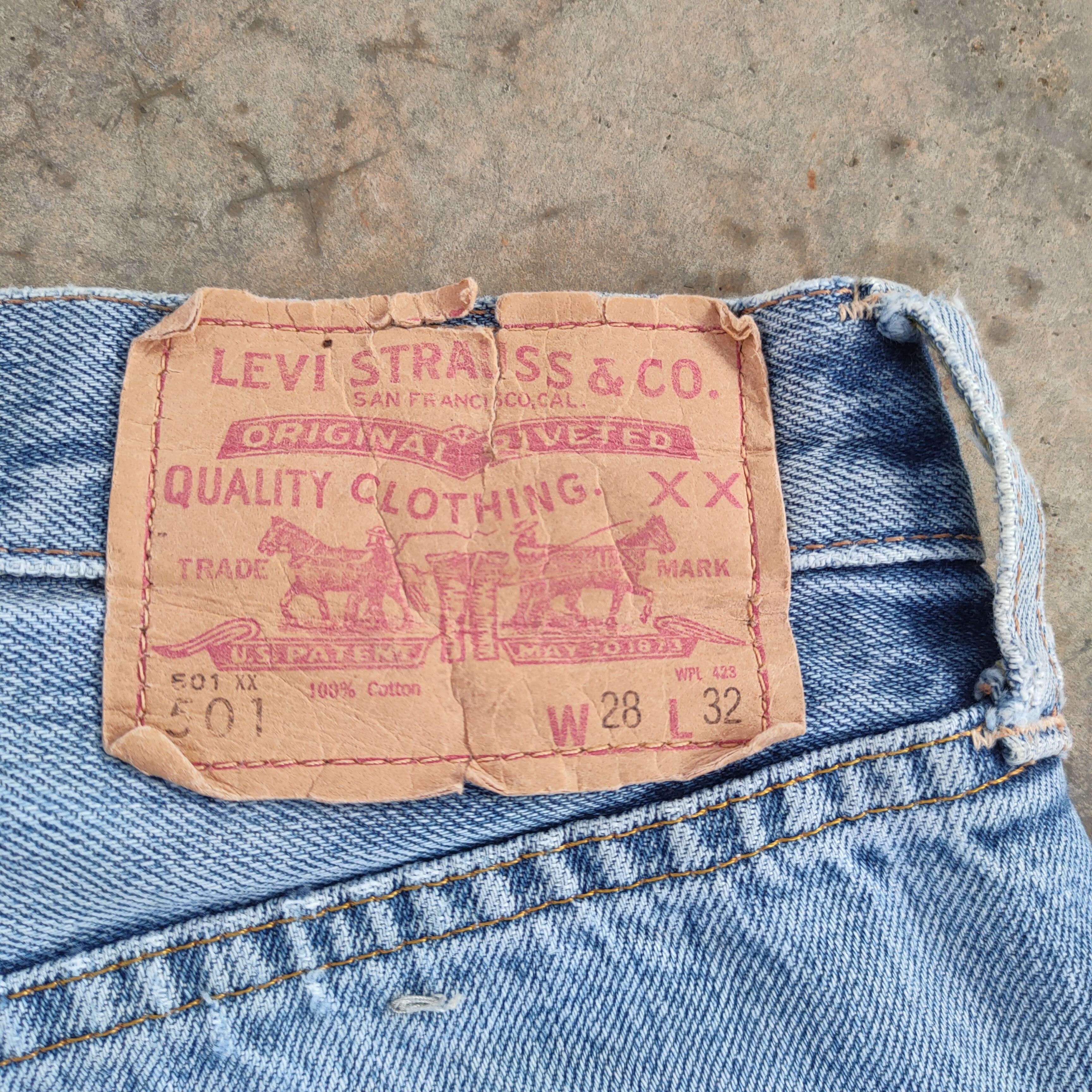 Levi's Vintage Clothing VINTAGE LEVI'S 501 BIG E SELVAGE DISTRESSED JEANS PANTS Size US 28 / EU 44 - 16 Thumbnail