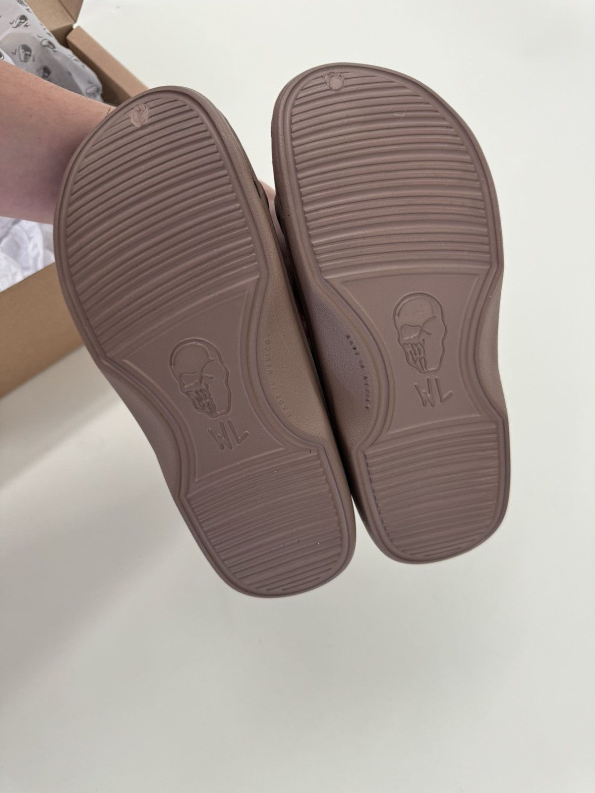 Warren Lotas Warren Lotas Obligatory Skull Slides 8 Size US 8 / EU 41 - 5 Thumbnail