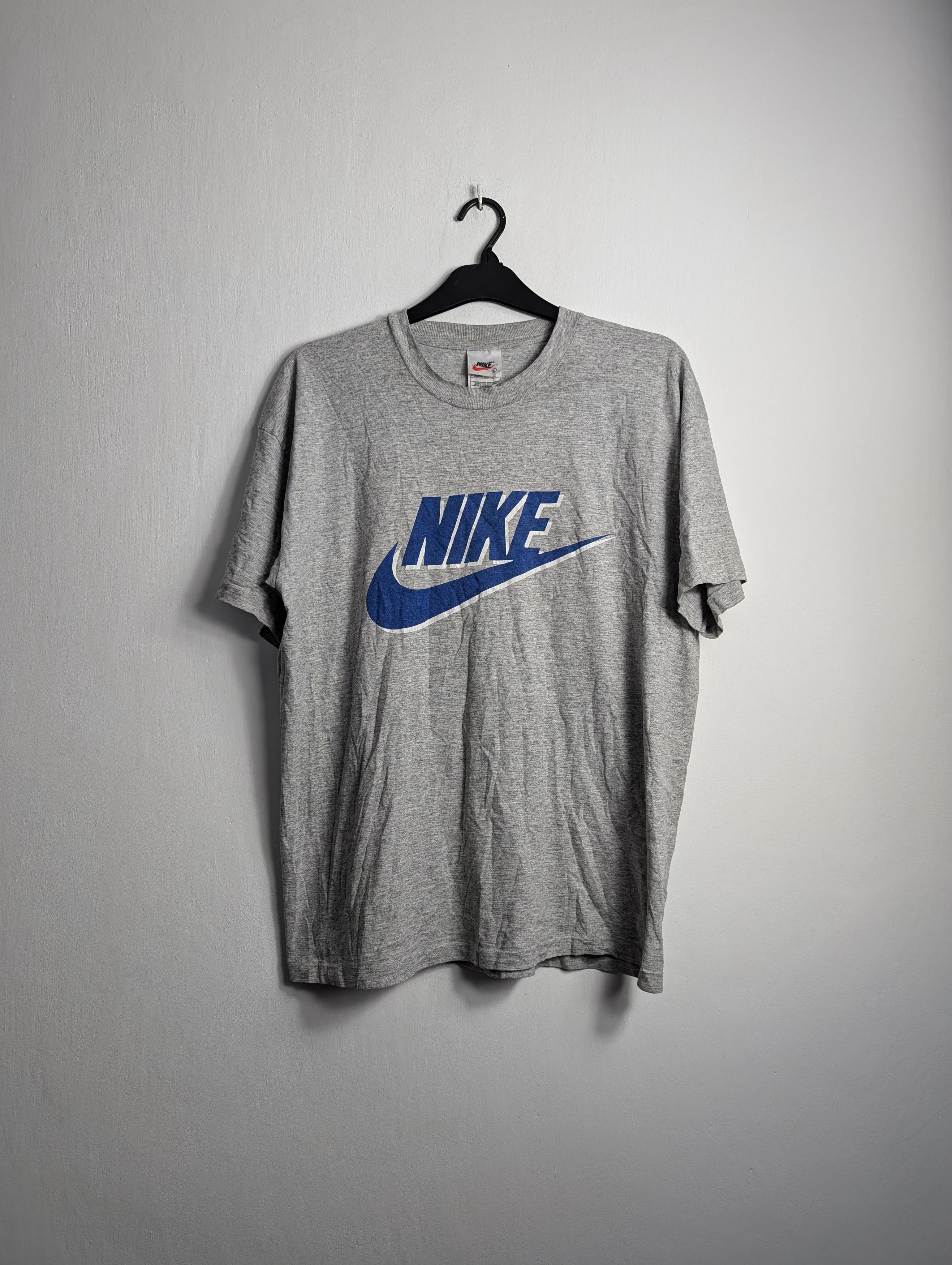 Nike × Vintage Vintage 90s Nike Spell Out Graphic T-shirt Retro Swoosh Size US L / EU 52-54 / 3 - 1 Thumbnail