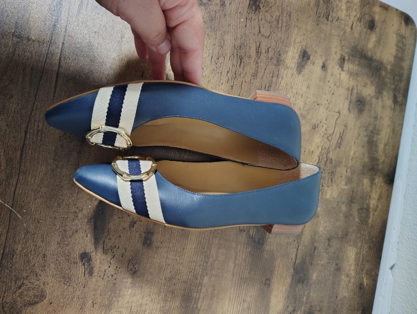 Talbots Talbots Women’s Flat Pointy Shoes Navy Blue Cream Size US 6 / IT 36 - 7 Thumbnail