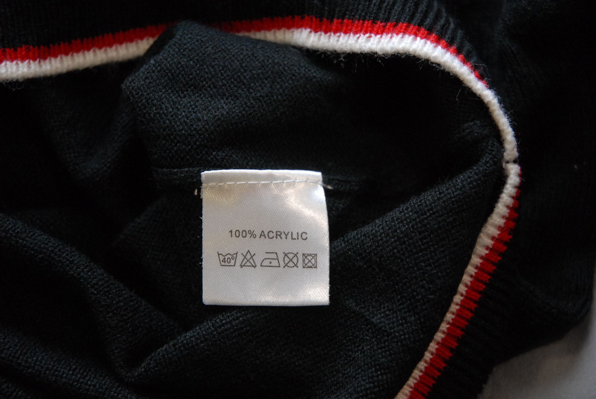 Other Official Manchester United football sweater Size US M / EU 48-50 / 2 - 5 Thumbnail
