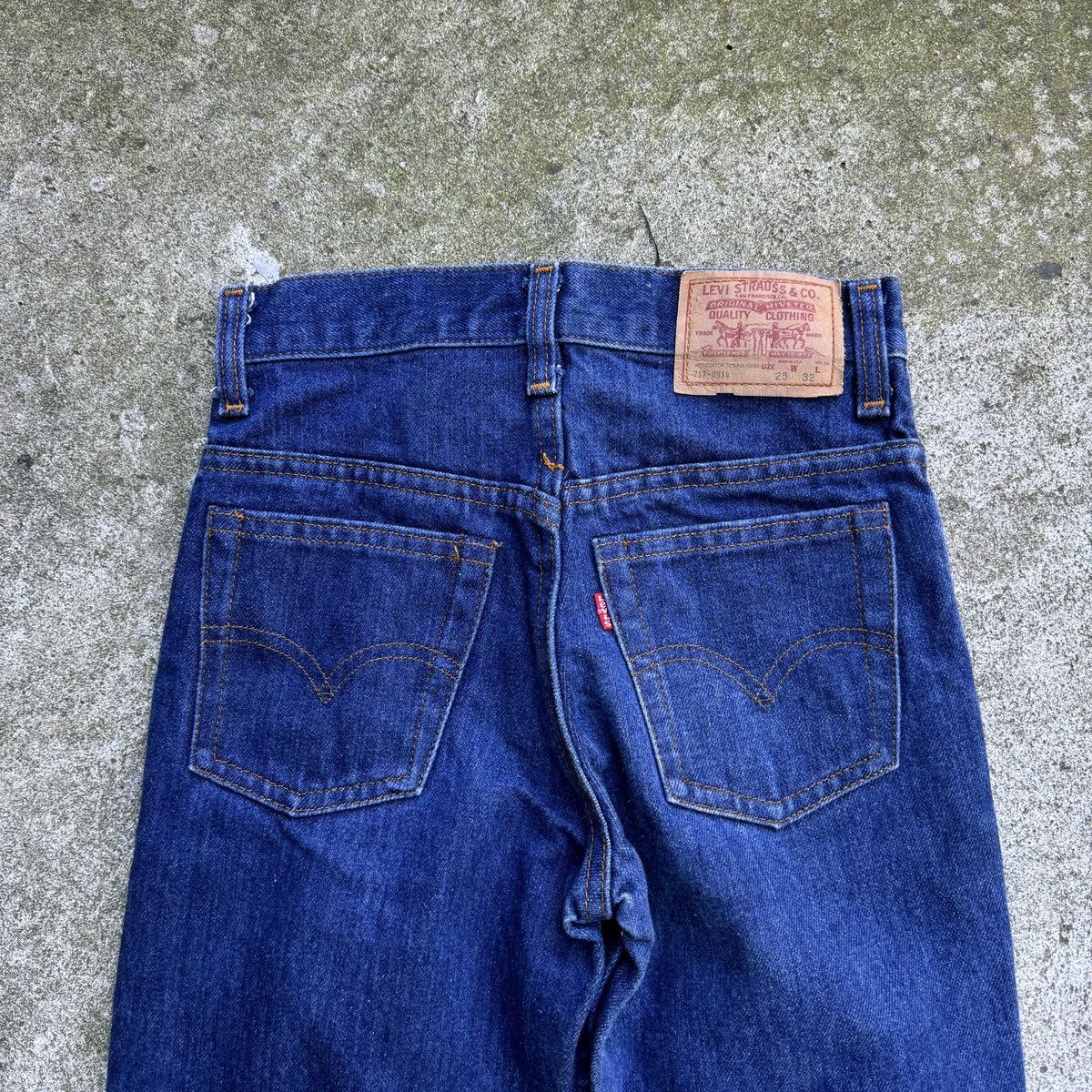 Levi's Vintage 80s Levi's 563 Dark Wash Bootcut Jeans 24x32 Size 24" / US 00 / IT 34 - 4 Thumbnail