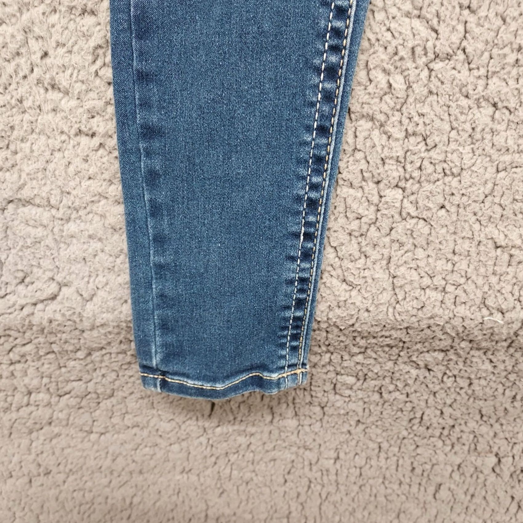Vintage WALLFLOWER Jeans Women's Size 1 Reg Skinny 23x28 Blue Denim Slim 5-Pocket Capris California Beach City Flower Pattern Size 25" / US 0 / IT 36 - 5 Thumbnail