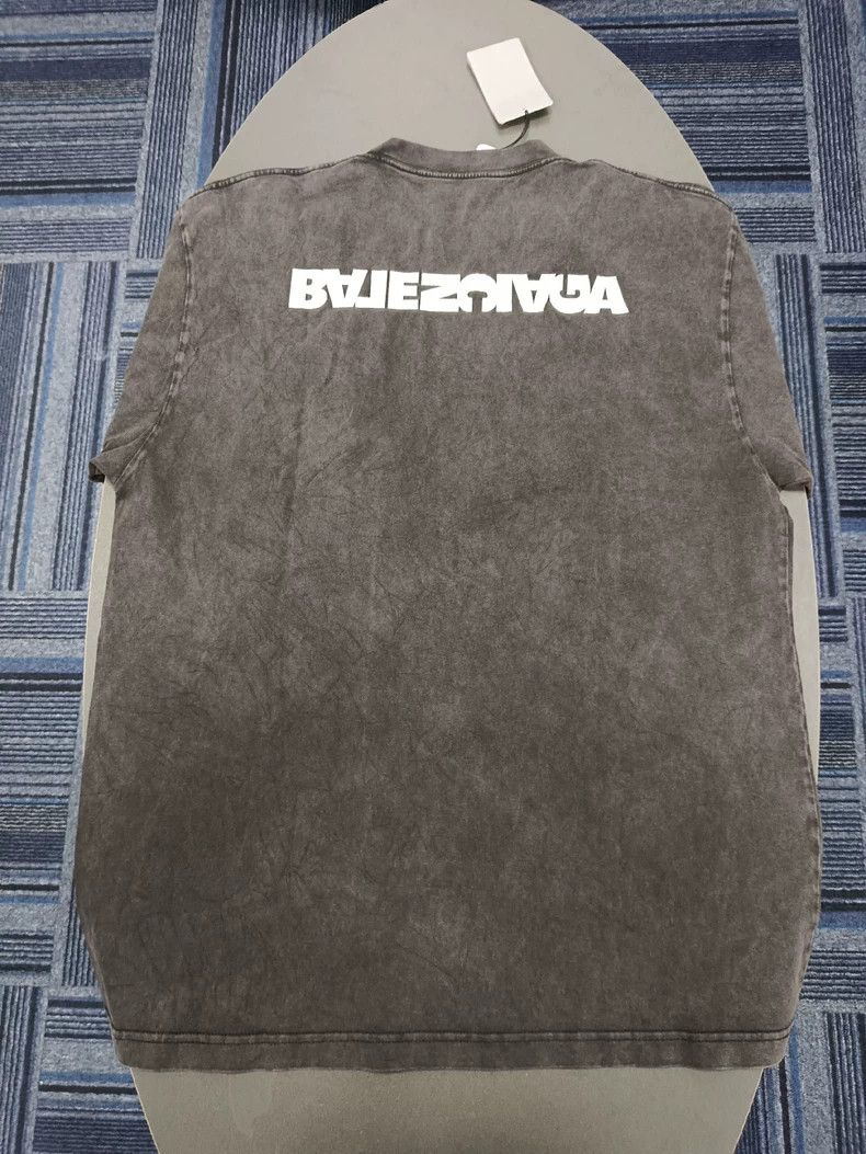 Balenciaga Balenciaga Make old letter printed short sleeve T-shirt br Size US XXL / EU 58 / 5 - 2 Thumbnail